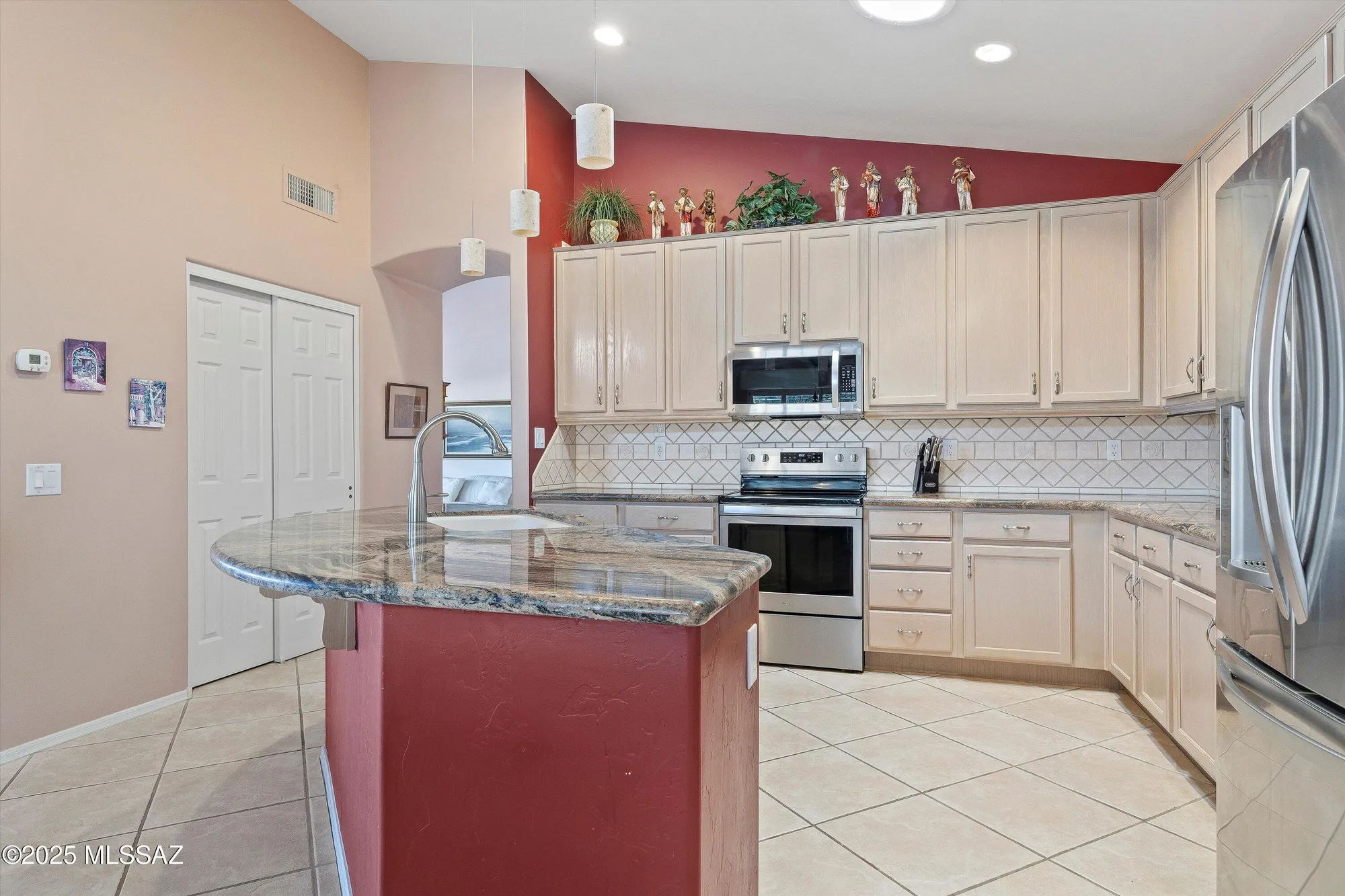 Property Slideshow image 7 of 44 | 62187 e amberwood dr, Saddlebrooke, AZ, 85739