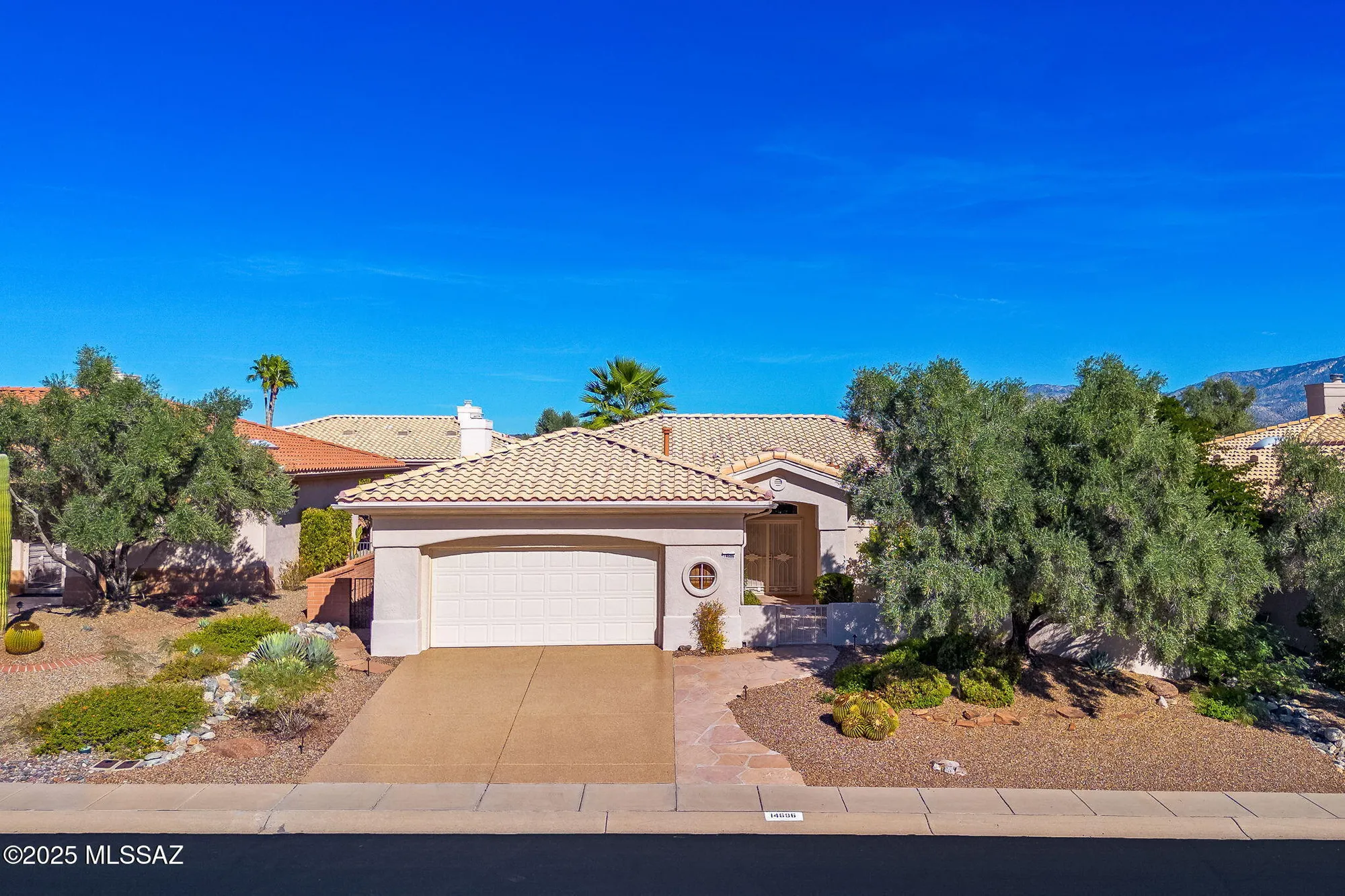 Property Slideshow image 1 of 49 | 14686 n lost arrow dr, Oro Valley, AZ, 85755