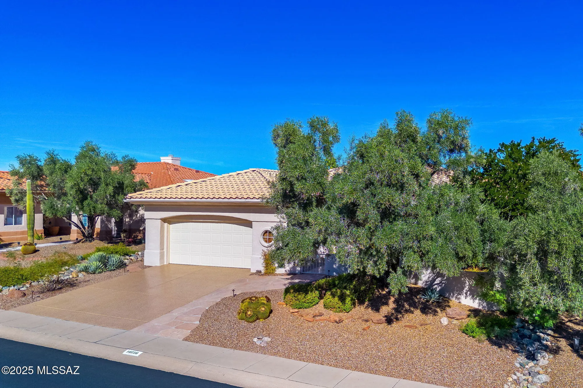 Property Slideshow image 5 of 49 | 14686 n lost arrow dr, Oro Valley, AZ, 85755