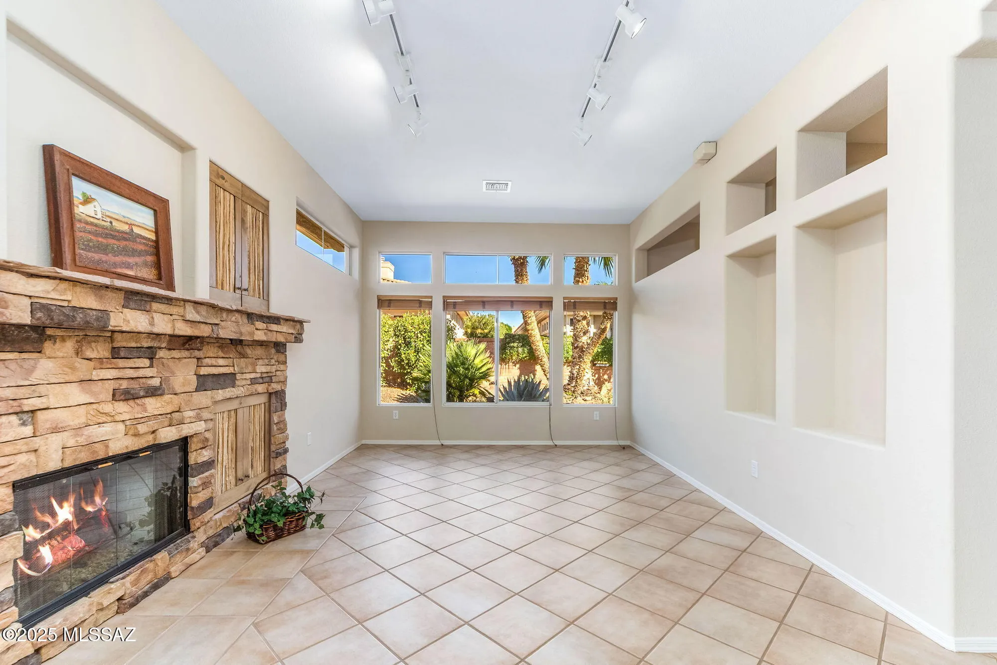 Property Slideshow image 23 of 49 | 14686 n lost arrow dr, Oro Valley, AZ, 85755