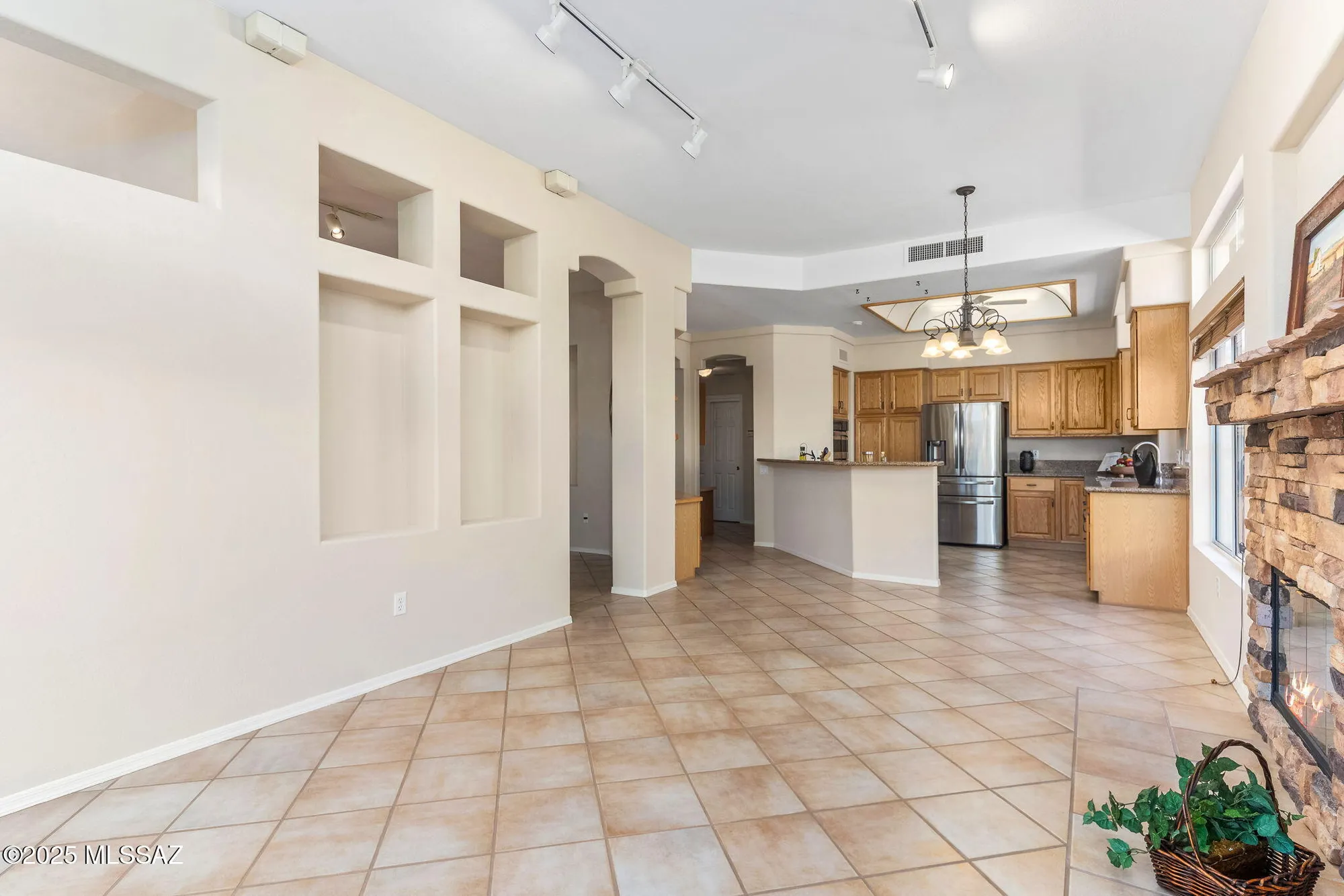 Property Slideshow image 25 of 49 | 14686 n lost arrow dr, Oro Valley, AZ, 85755