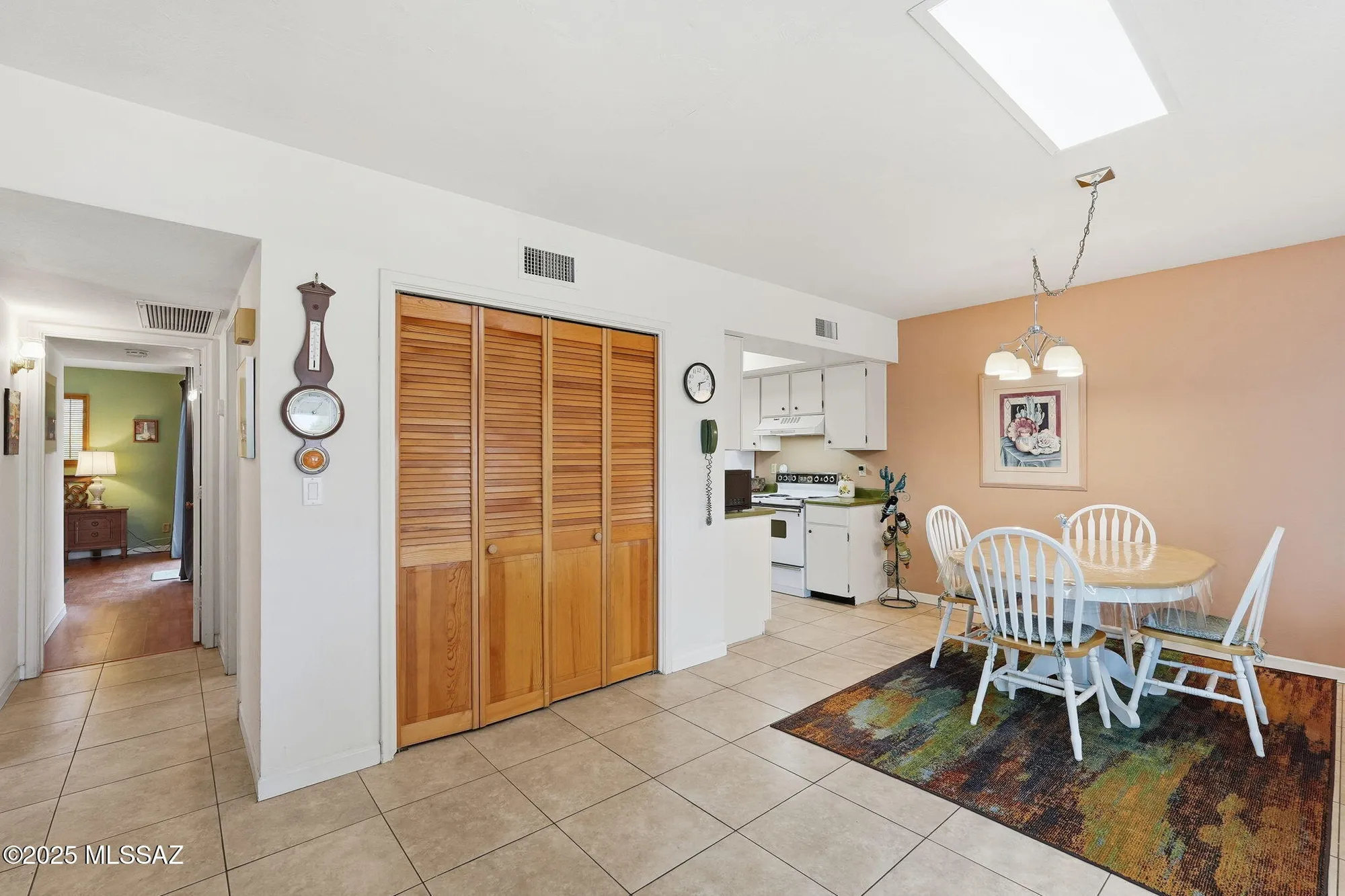 Property Slideshow image 7 of 38 | 207 n calle del diablo, Green Valley, AZ, 85614
