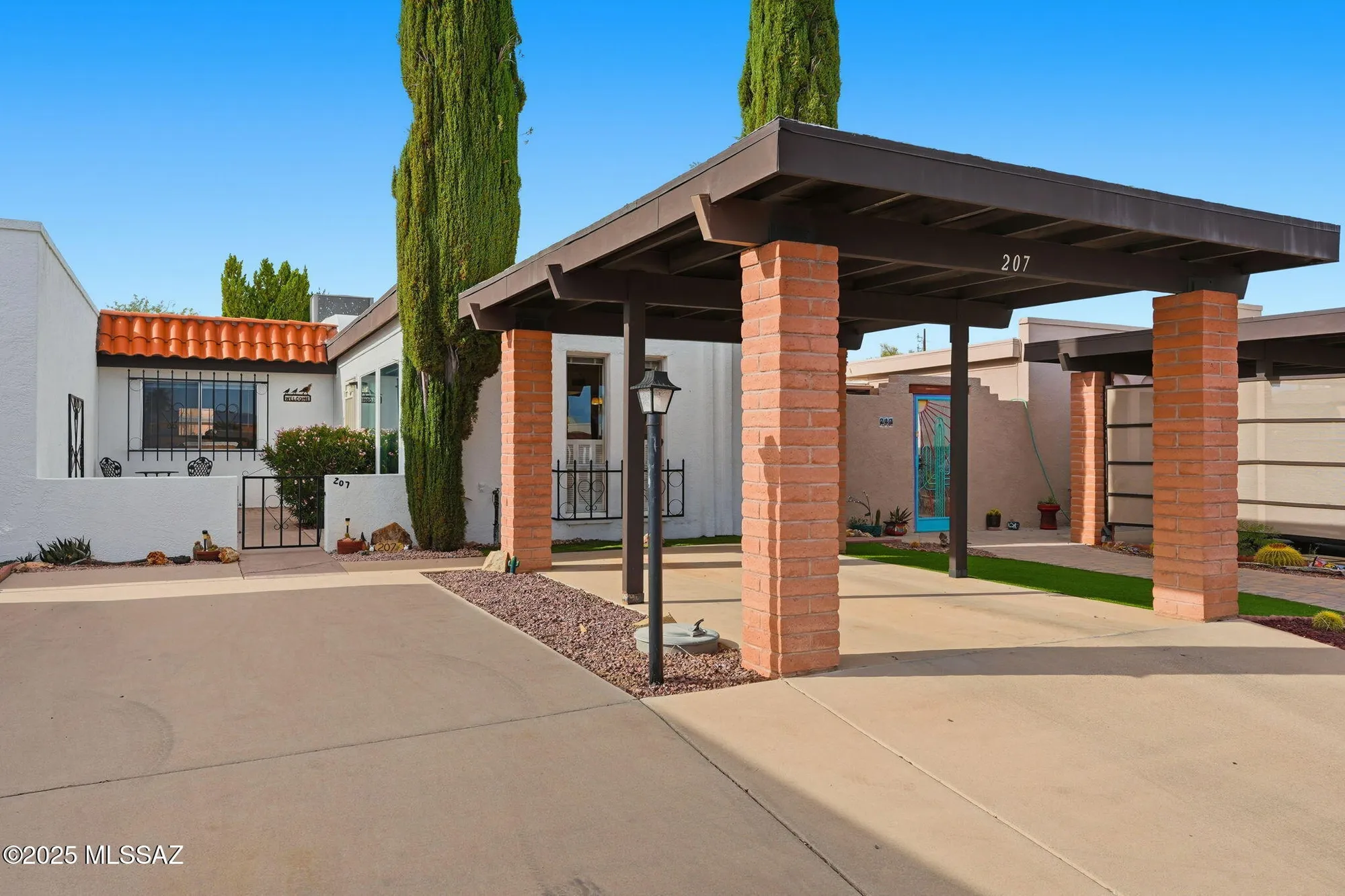 Property Slideshow image 1 of 38 | 207 n calle del diablo, Green Valley, AZ, 85614