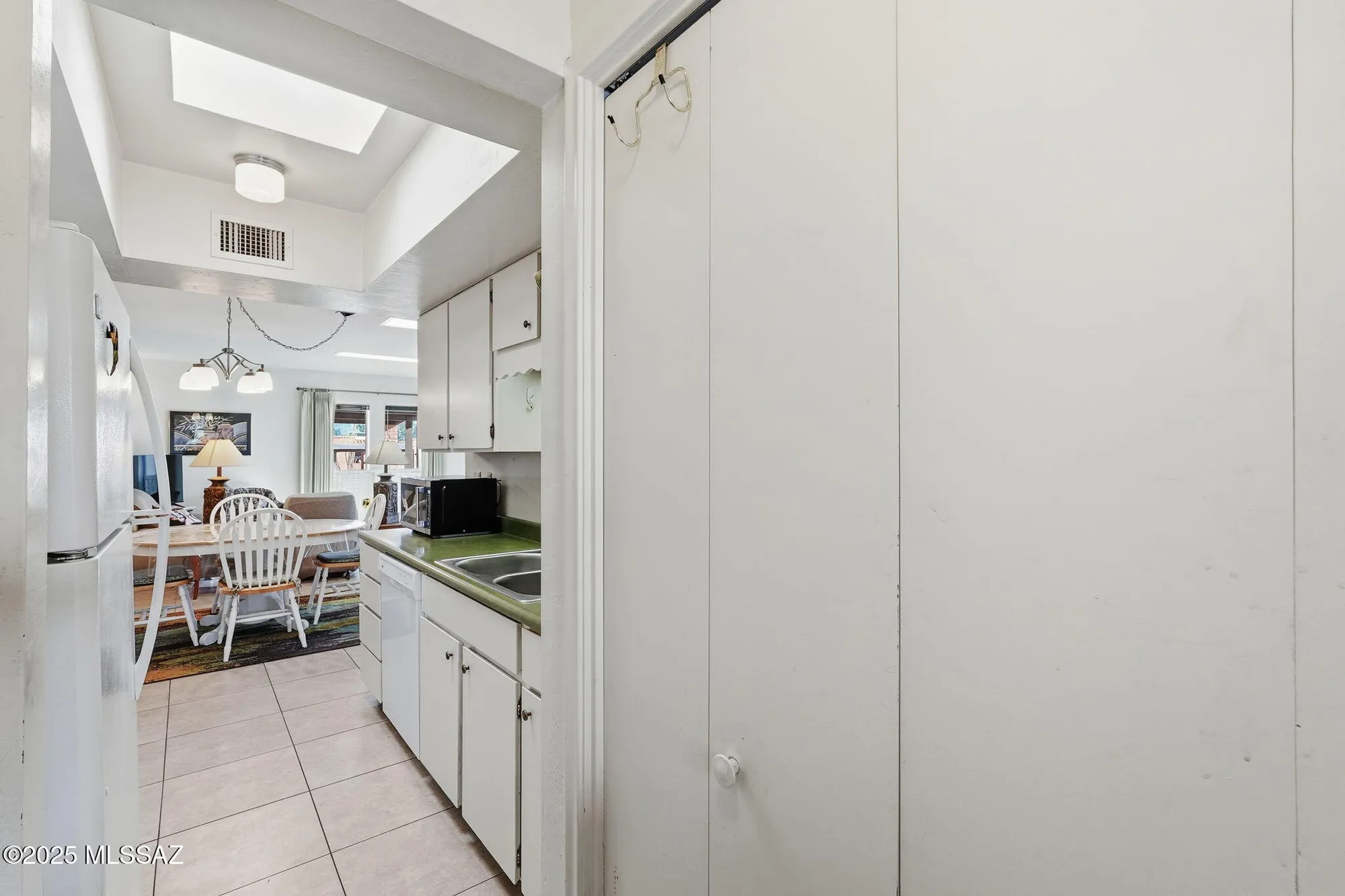 Property Slideshow image 18 of 38 | 207 n calle del diablo, Green Valley, AZ, 85614