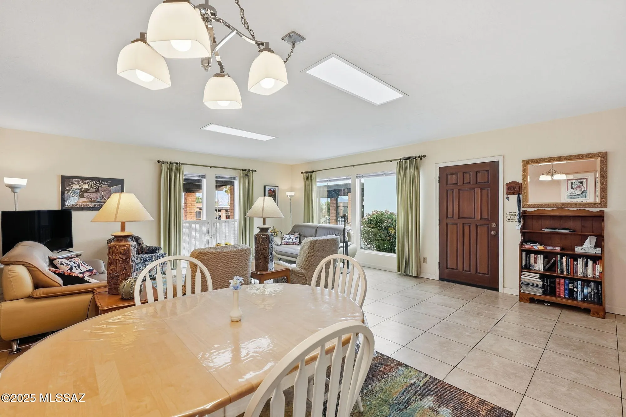 Property Slideshow image 12 of 38 | 207 n calle del diablo, Green Valley, AZ, 85614