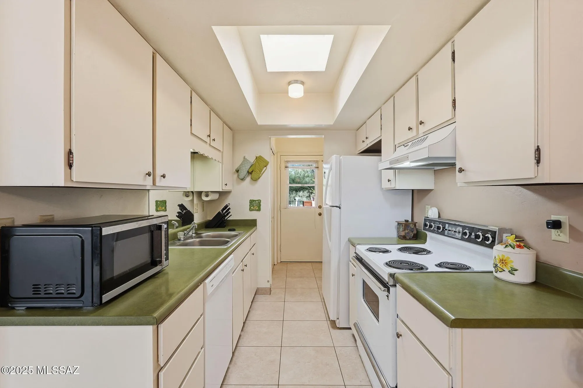 Property Slideshow image 14 of 38 | 207 n calle del diablo, Green Valley, AZ, 85614