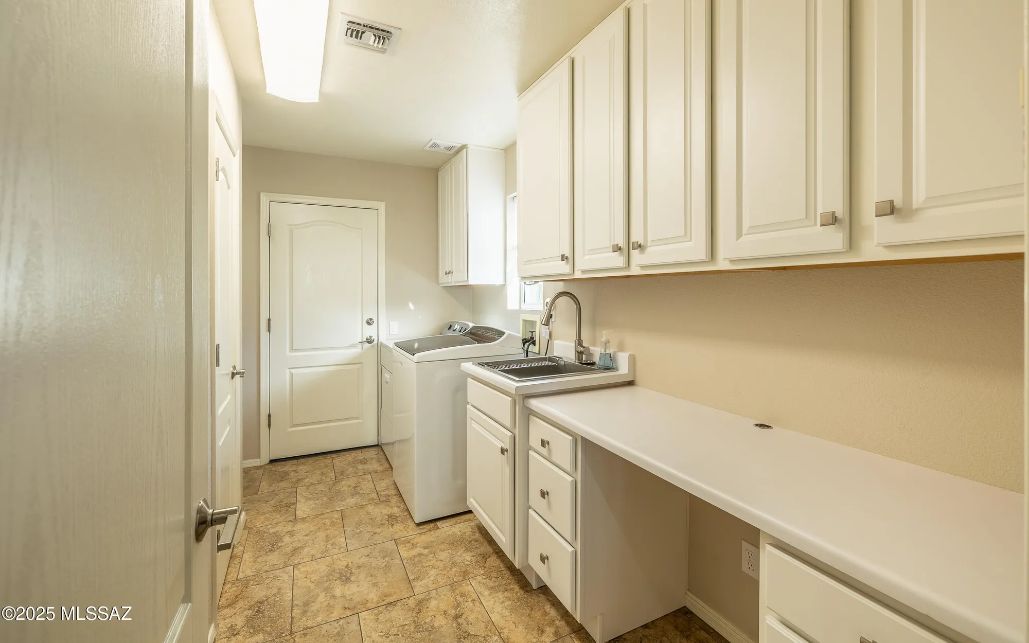 Property Slideshow image 21 of 49 | 5271 w sunrise canyon pl, Marana, AZ, 85658