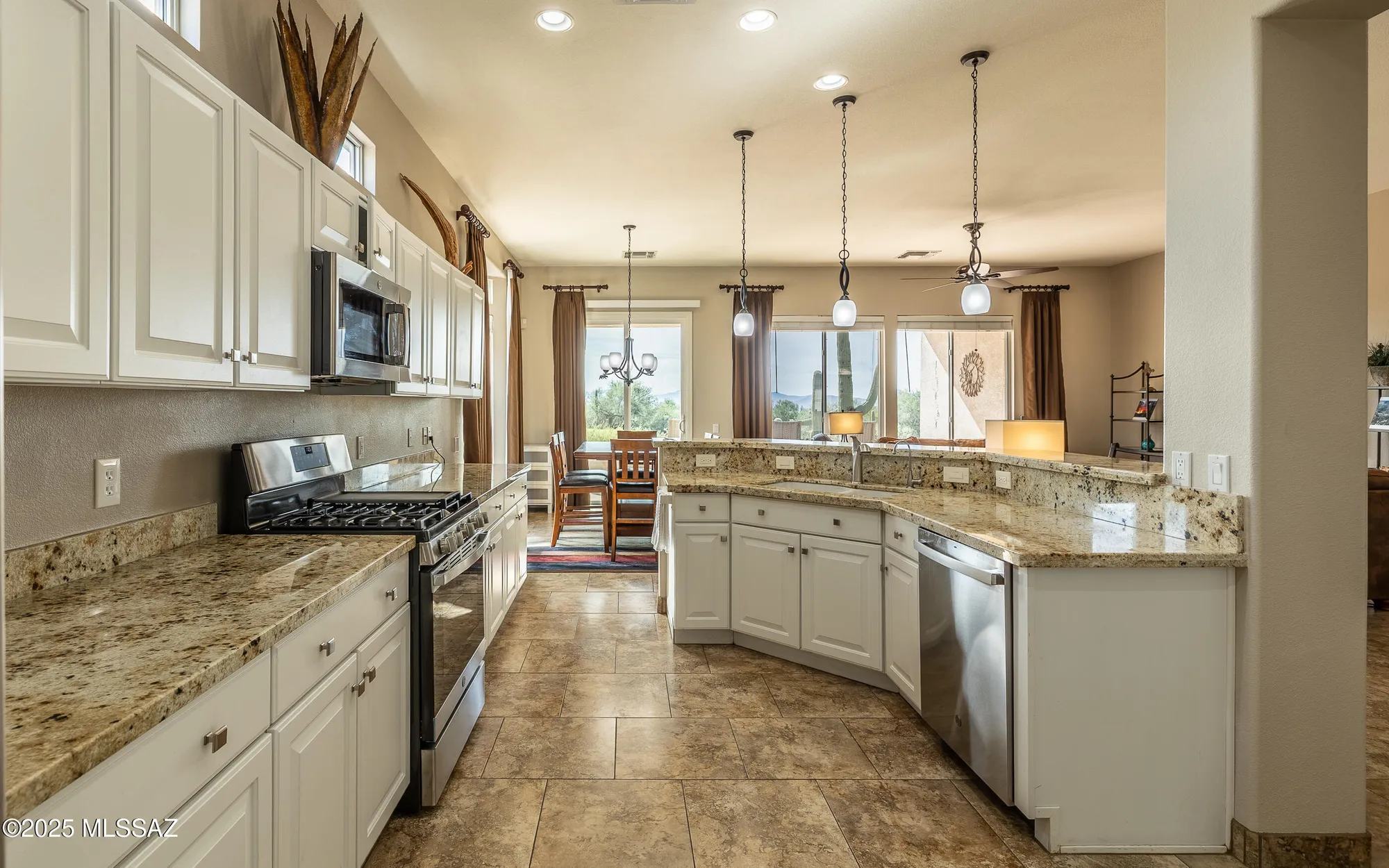 Property Slideshow image 14 of 49 | 5271 w sunrise canyon pl, Marana, AZ, 85658