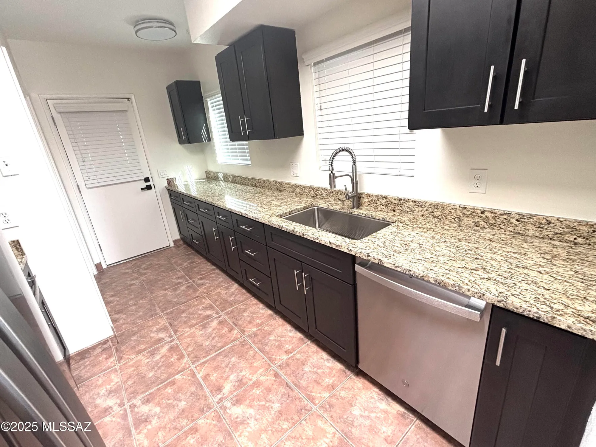 Property Slideshow image 6 of 15 | 1358 s desert meadows cir, Green Valley, AZ, 85614