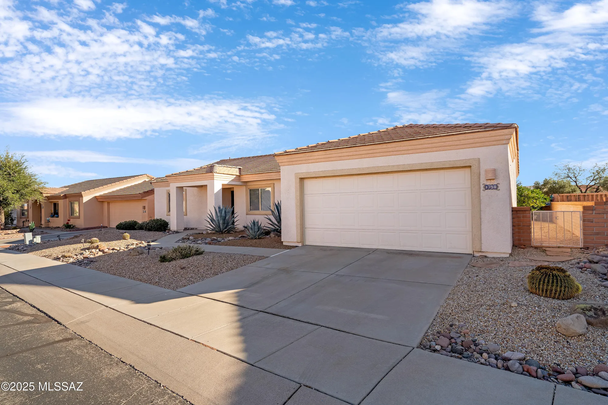 Property Slideshow image 2 of 34 | 1750 w circulo de la pinata, Green Valley, AZ, 85622