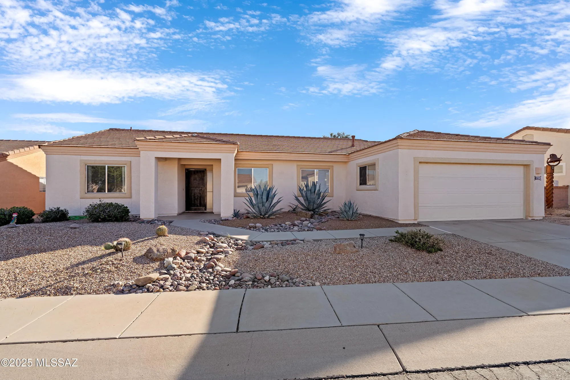 Property Slideshow image 3 of 34 | 1750 w circulo de la pinata, Green Valley, AZ, 85622