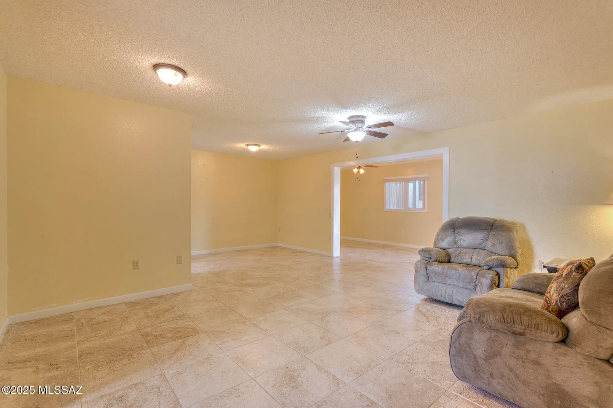 Property Slideshow image 3 of 32 | 330 e paseo azul, Green Valley, AZ, 85614