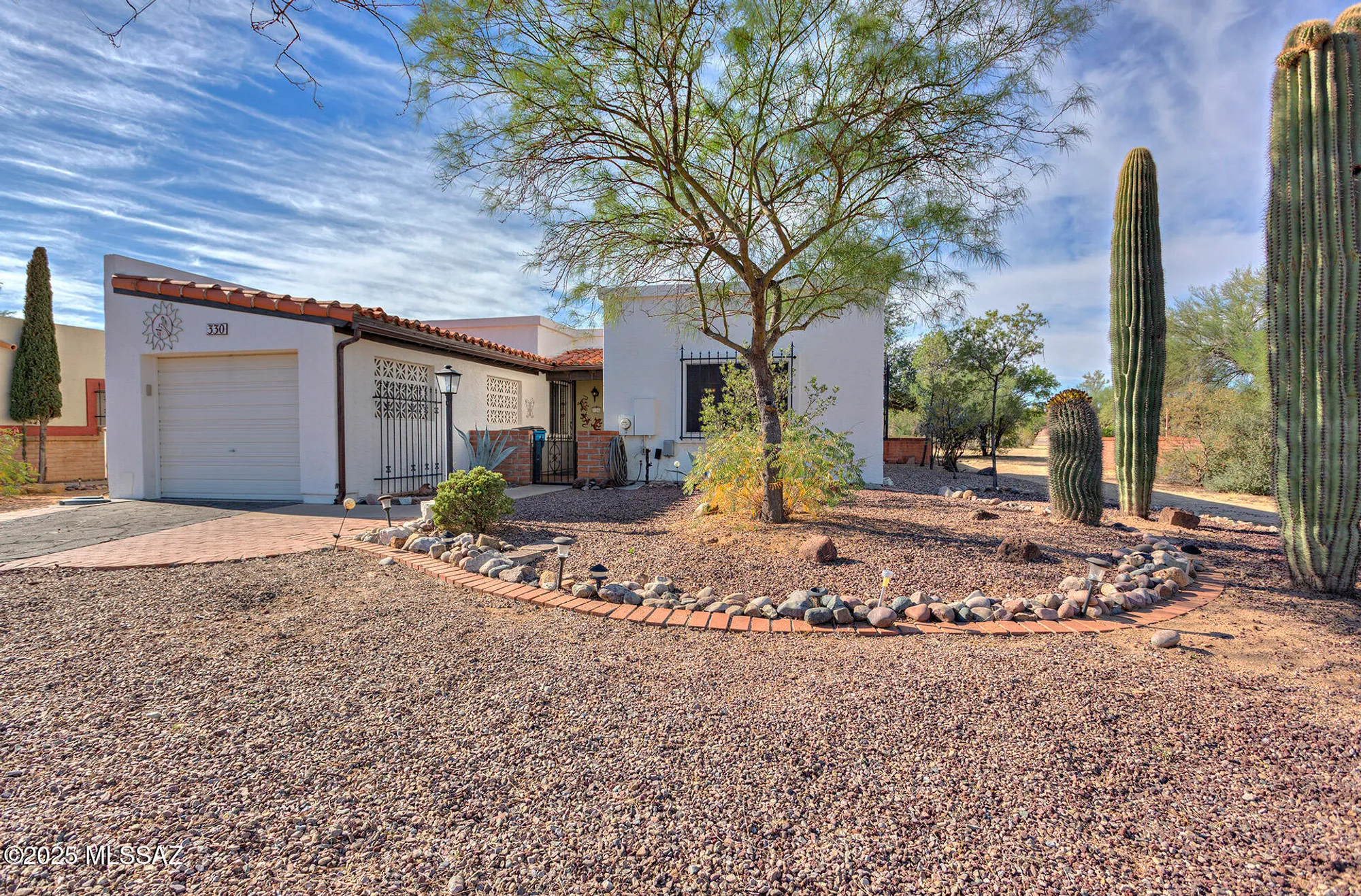 Property Slideshow image 2 of 32 | 330 e paseo azul, Green Valley, AZ, 85614
