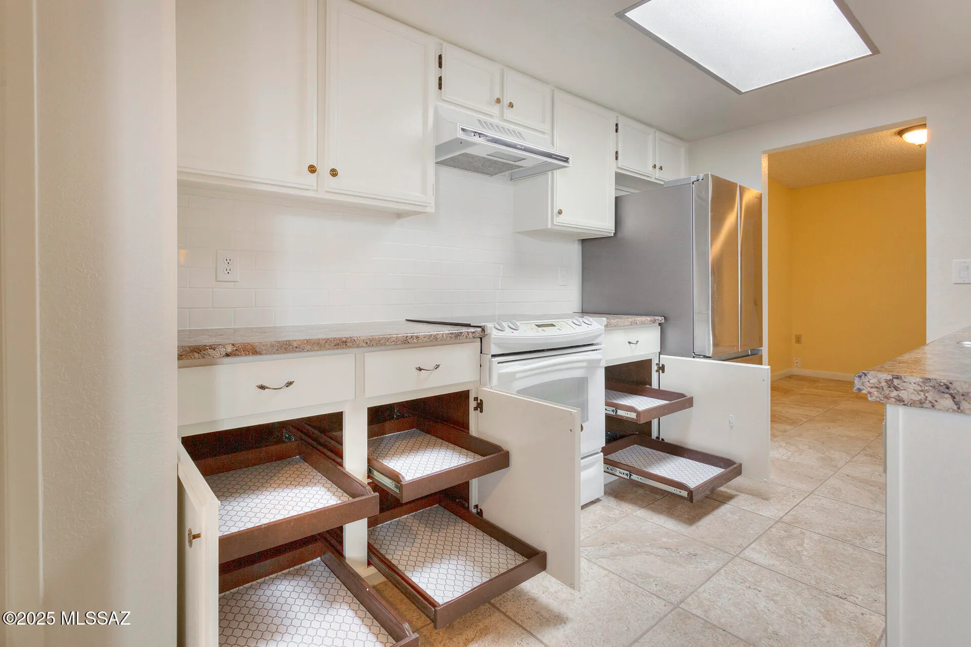 Property Slideshow image 10 of 32 | 330 e paseo azul, Green Valley, AZ, 85614