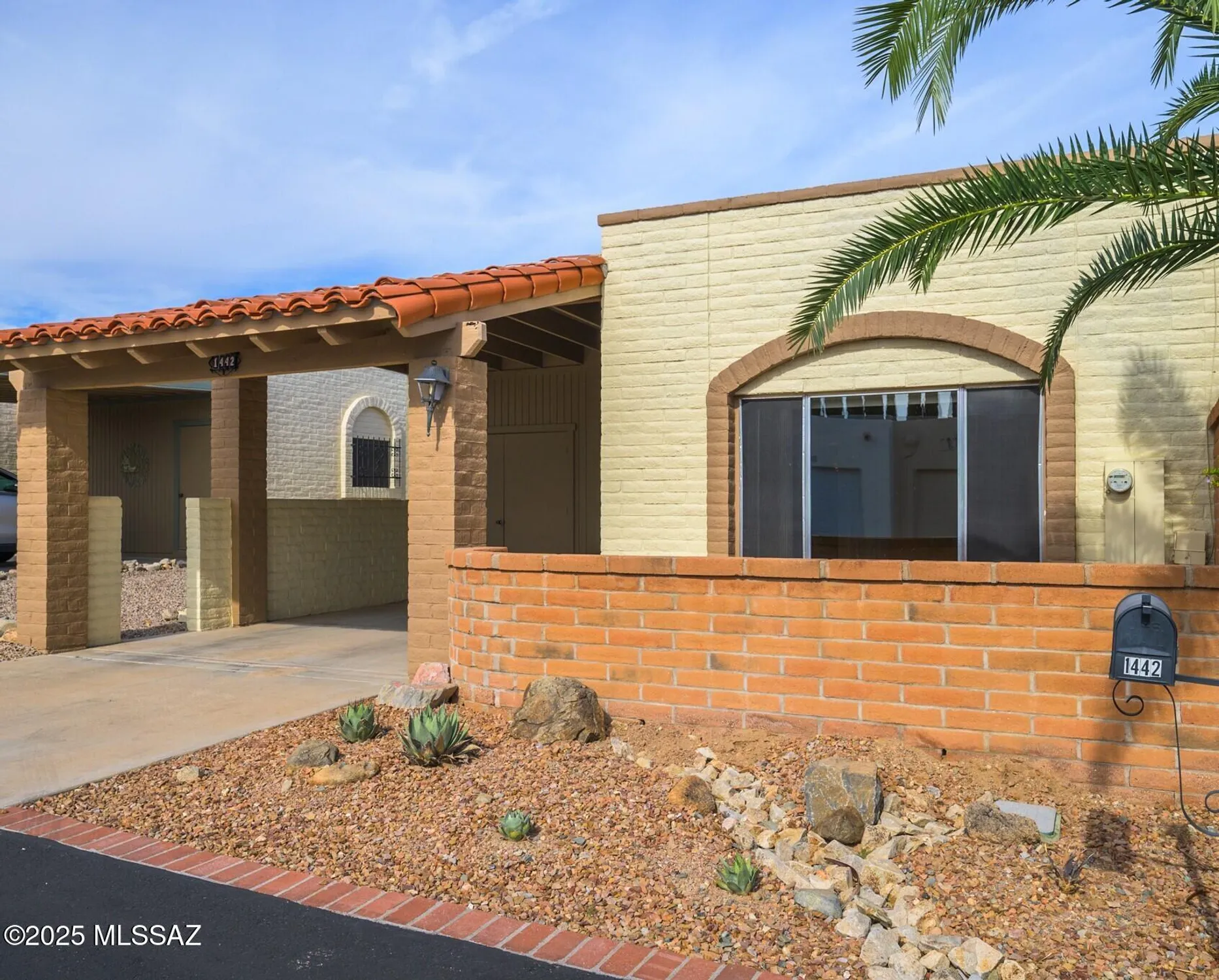 Property Slideshow image 1 of 30 | 1442 w calle mendoza, Green Valley, AZ, 85622