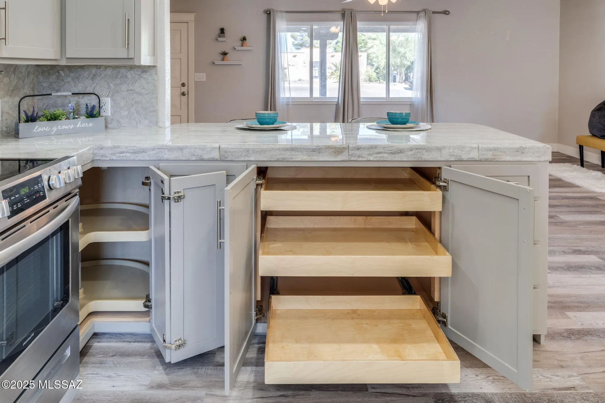 Property Slideshow image 23 of 48 | 221 n abrego dr, Green Valley, AZ, 85614