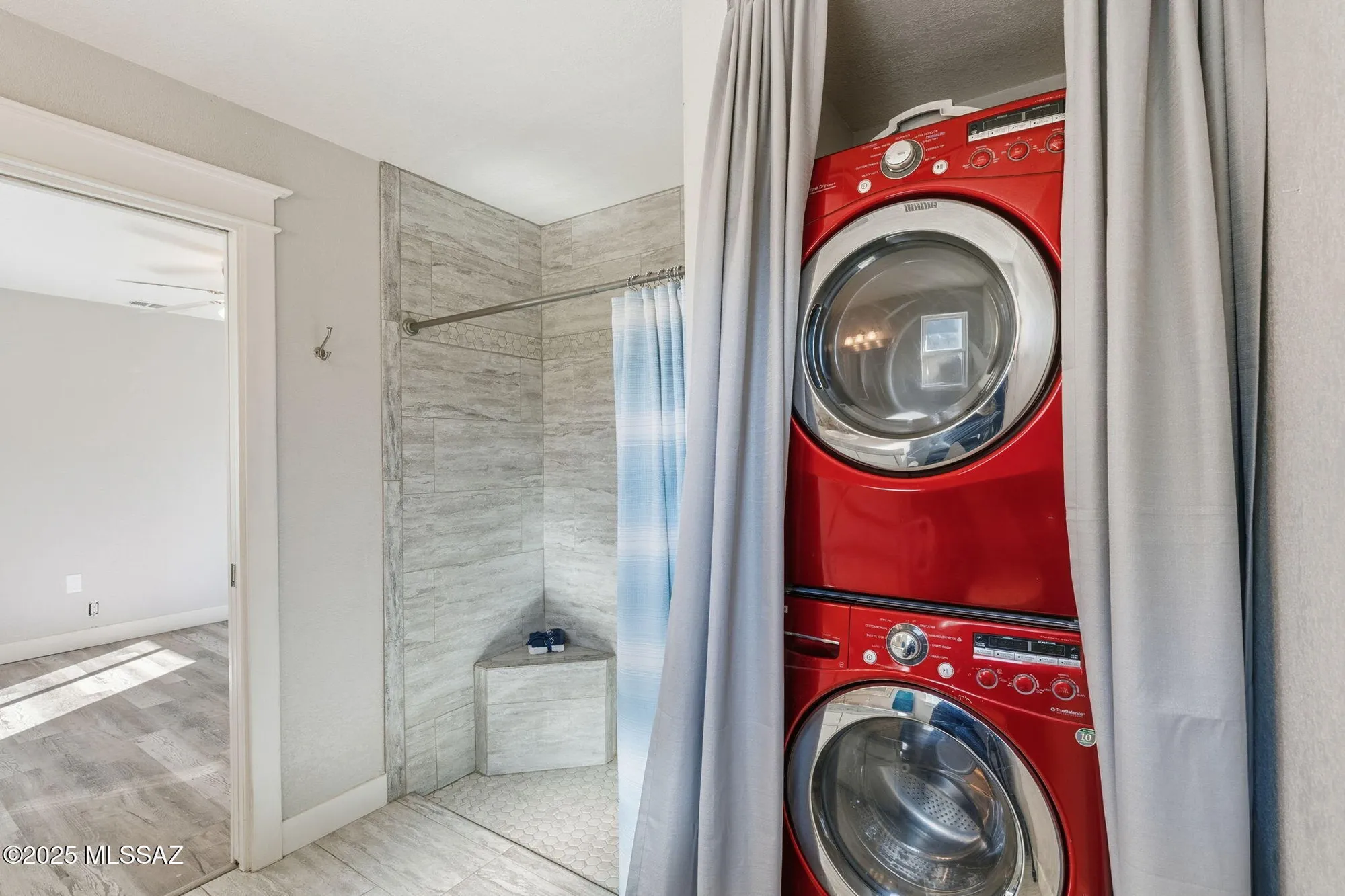 Property Slideshow image 31 of 48 | 221 n abrego dr, Green Valley, AZ, 85614