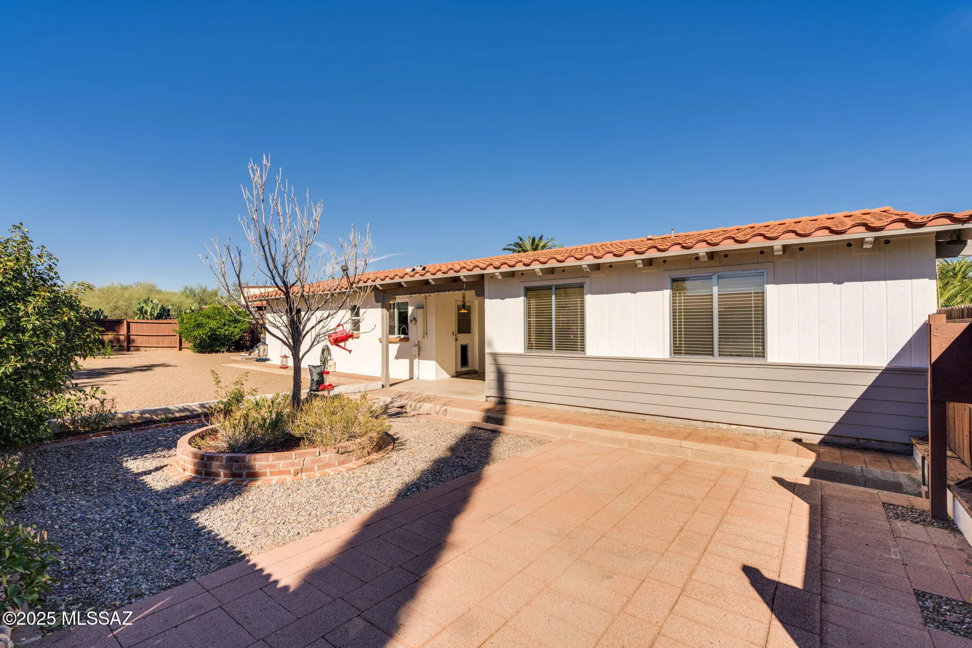Property Slideshow image 43 of 48 | 221 n abrego dr, Green Valley, AZ, 85614