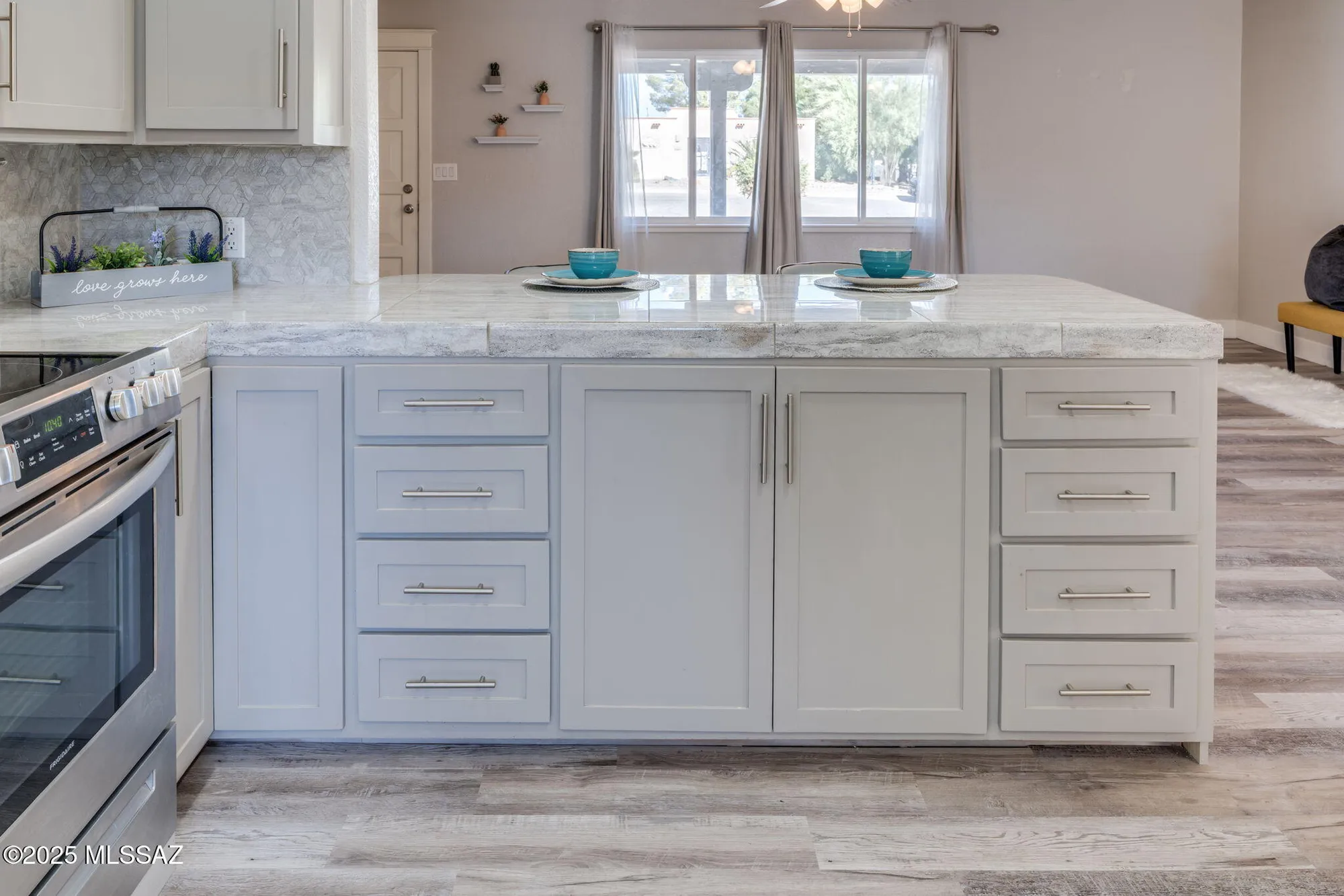 Property Slideshow image 22 of 48 | 221 n abrego dr, Green Valley, AZ, 85614