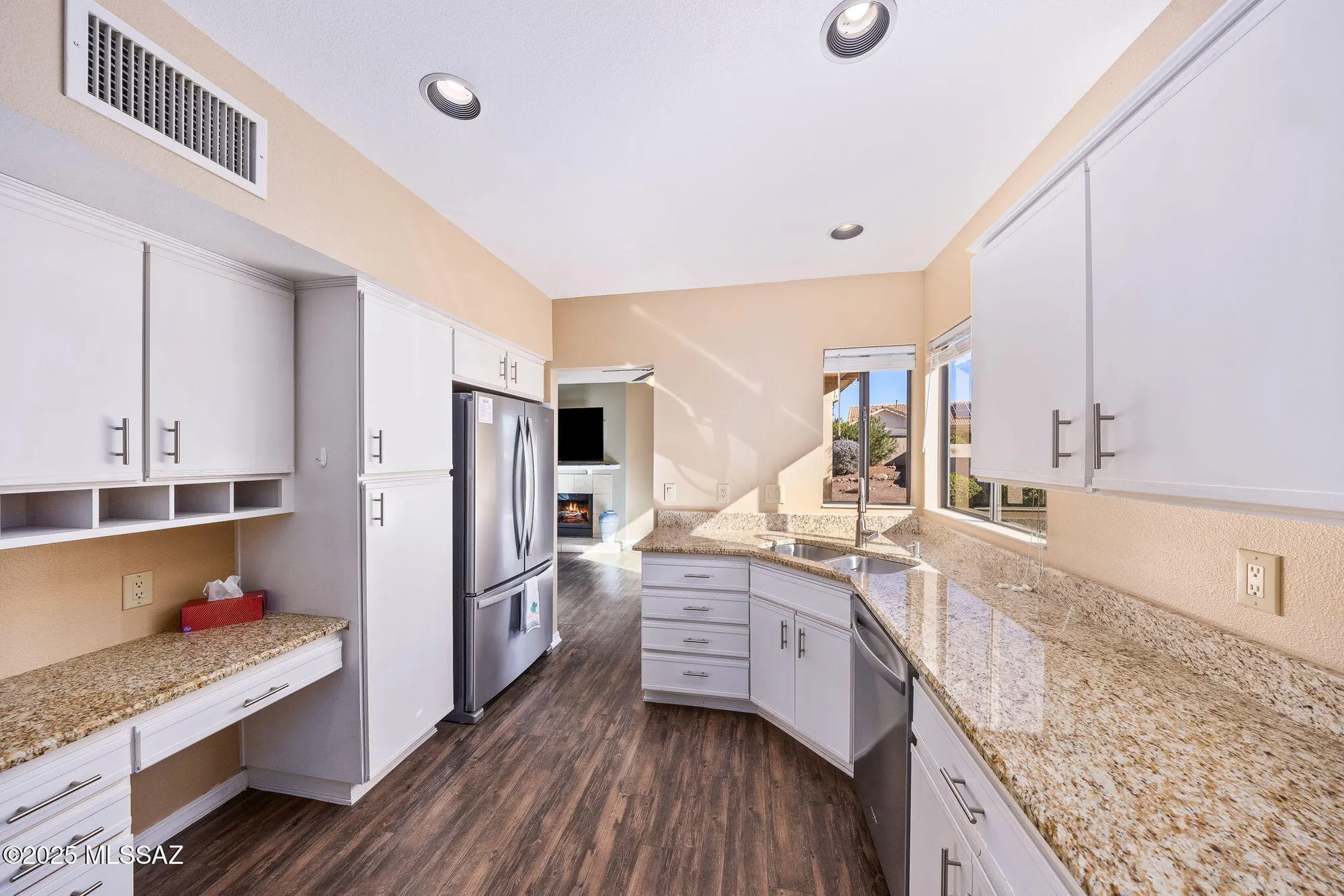 Property Slideshow image 13 of 41 | 64498 e squash blossom ln, Tucson, AZ, 85739