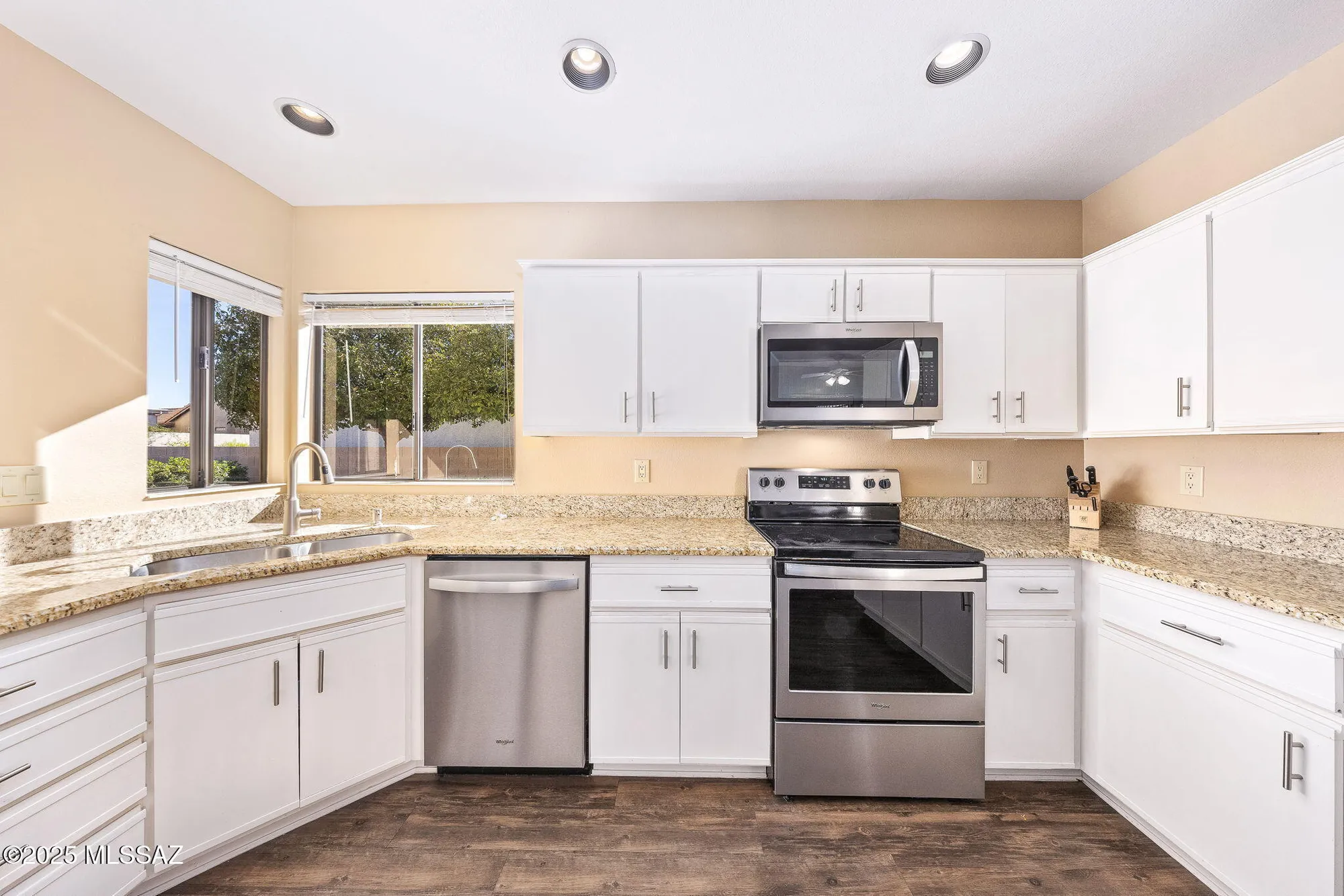 Property Slideshow image 14 of 41 | 64498 e squash blossom ln, Tucson, AZ, 85739