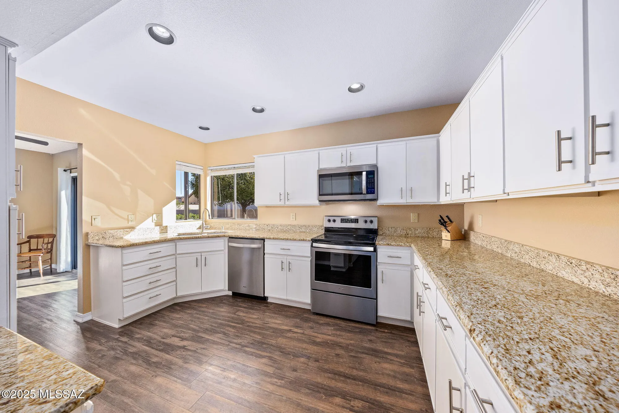 Property Slideshow image 12 of 41 | 64498 e squash blossom ln, Tucson, AZ, 85739