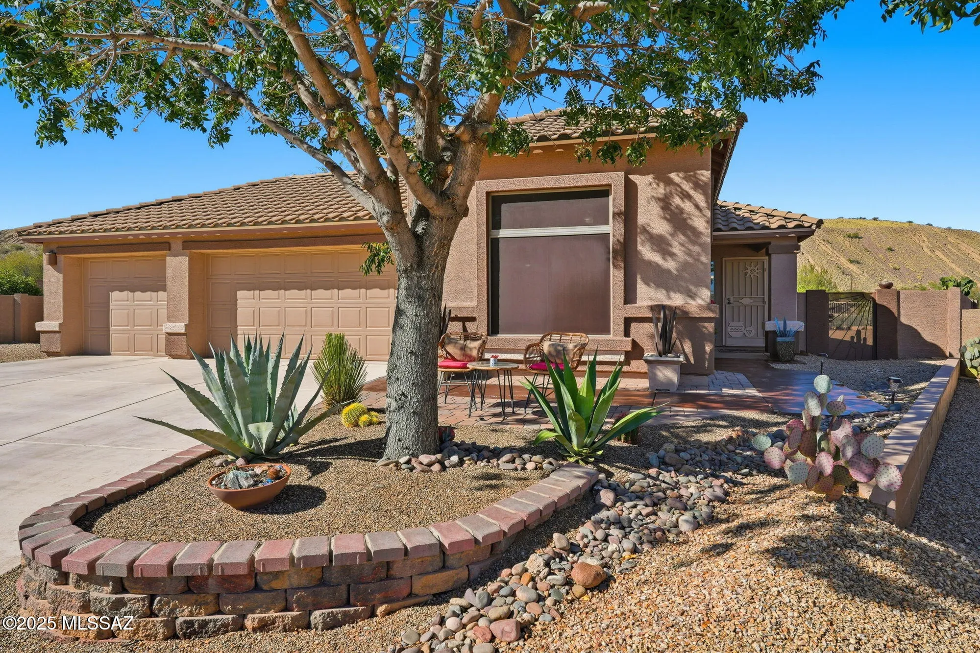 Property Slideshow image 1 of 35 | 1082 w placita vargas, Green Valley, AZ, 85614