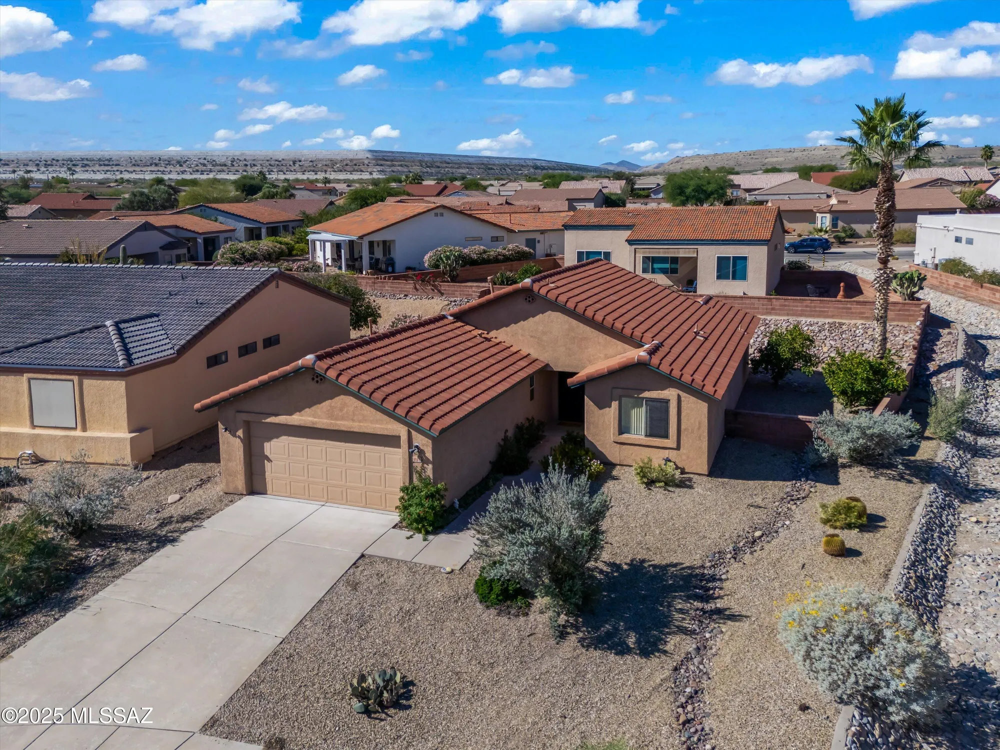 Property Slideshow image 1 of 50 | 287 n via la castellana, Green Valley, AZ, 85614