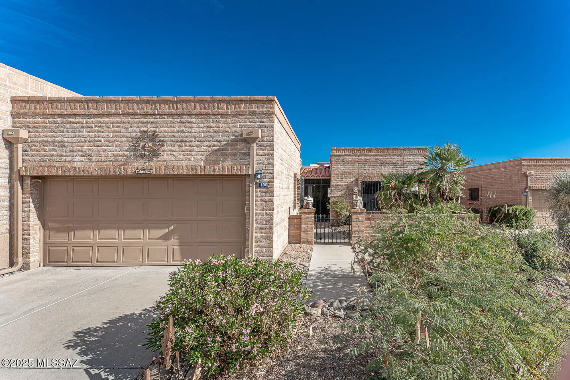 Property Slideshow image 1 of 29 | 1100 w camino del pato, Green Valley, AZ, 85622