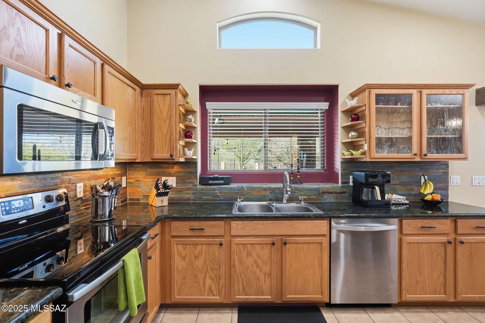 Property Slideshow image 9 of 35 | 1082 w placita vargas, Green Valley, AZ, 85614