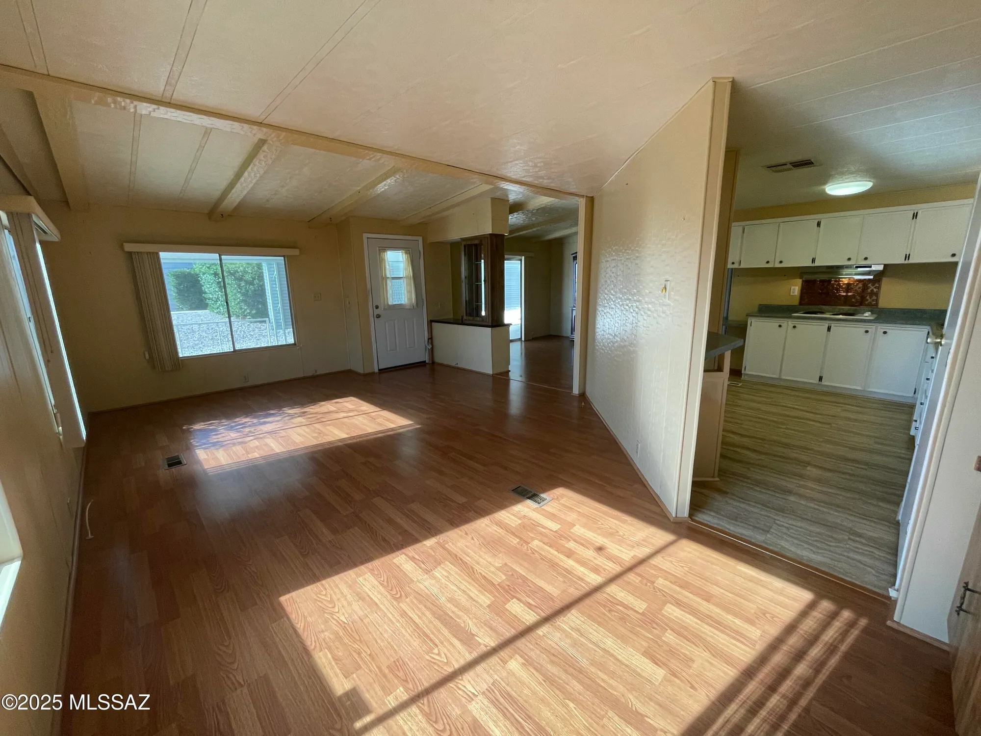 Property Slideshow image 6 of 51 | 240 w cumaro dr, Green Valley, AZ, 85614