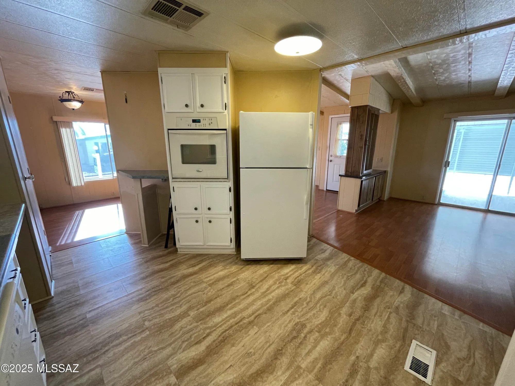 Property Slideshow image 11 of 51 | 240 w cumaro dr, Green Valley, AZ, 85614