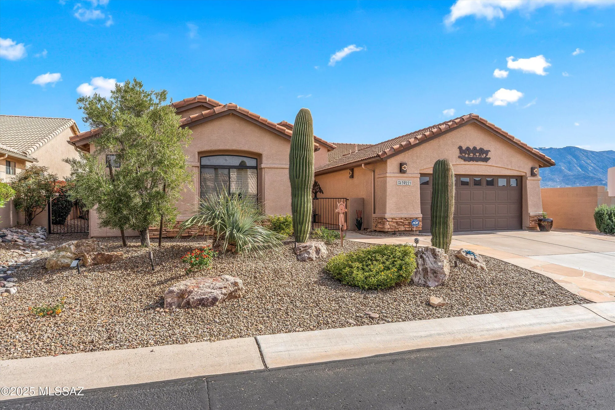 Property Slideshow image 9 of 40 | 39251 s lake crest dr, Tucson, AZ, 85739