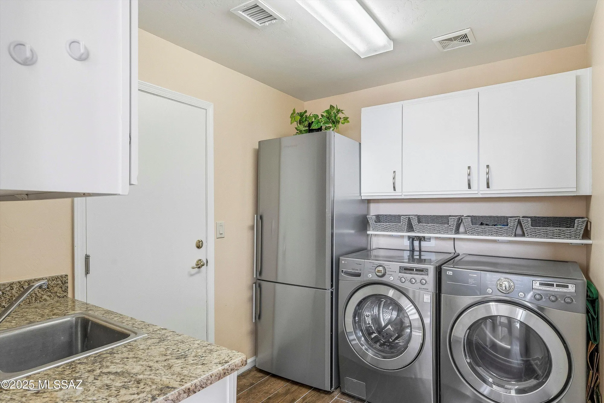 Property Slideshow image 35 of 40 | 39251 s lake crest dr, Tucson, AZ, 85739