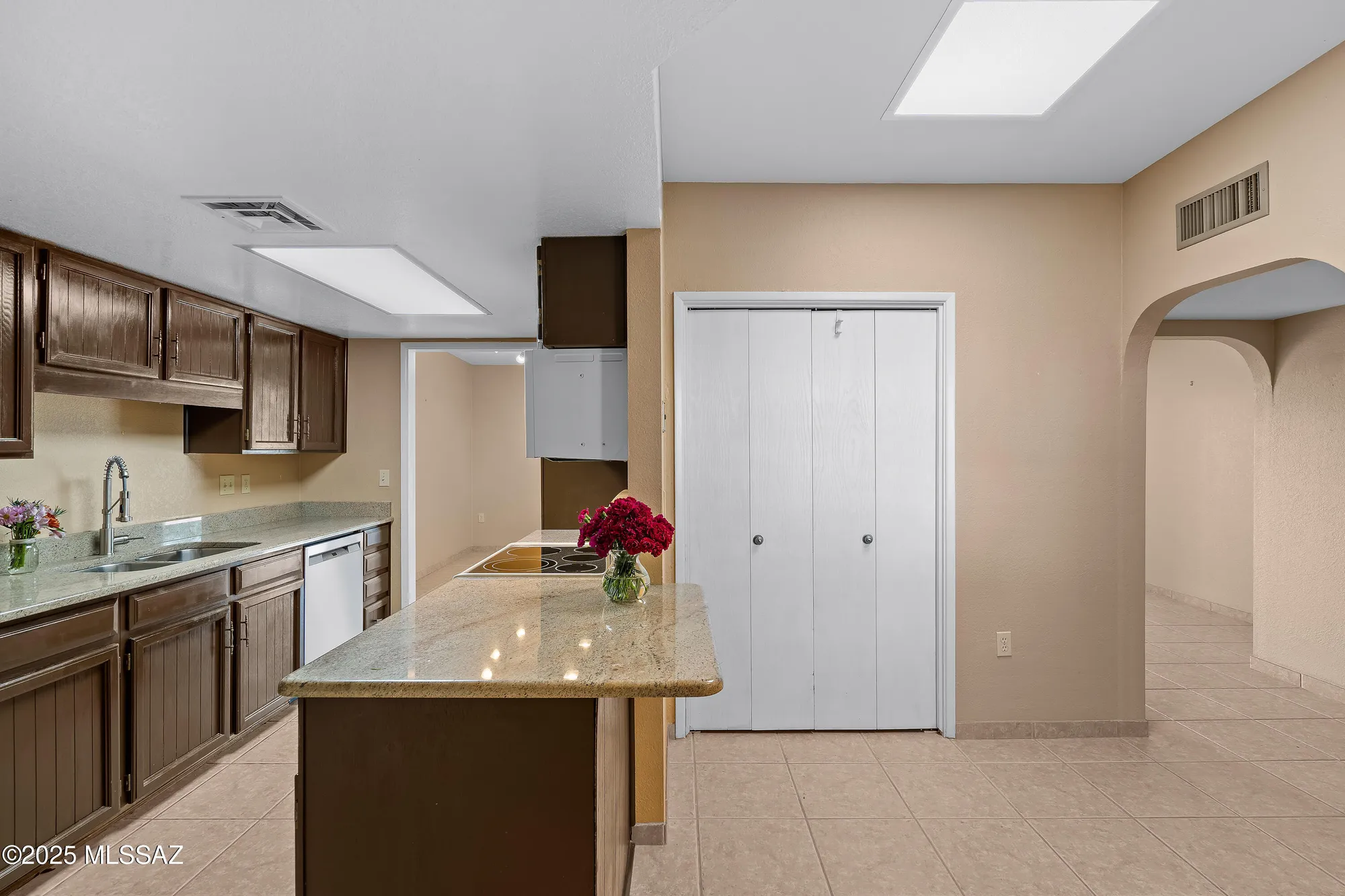 Property Slideshow image 10 of 43 | 1343 w calle madrid, Green Valley, AZ, 85622