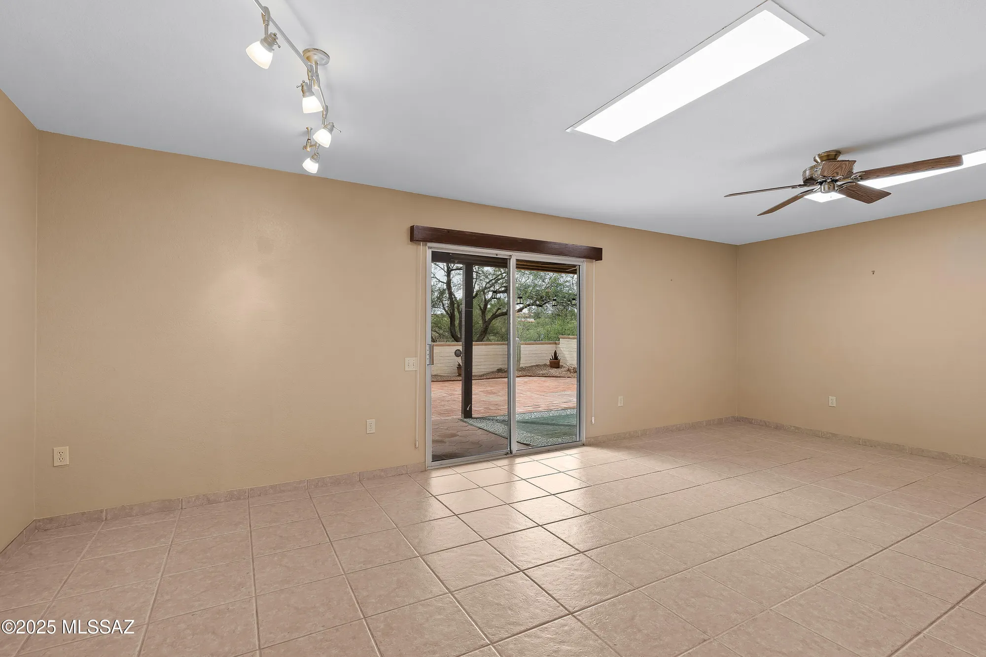 Property Slideshow image 16 of 43 | 1343 w calle madrid, Green Valley, AZ, 85622