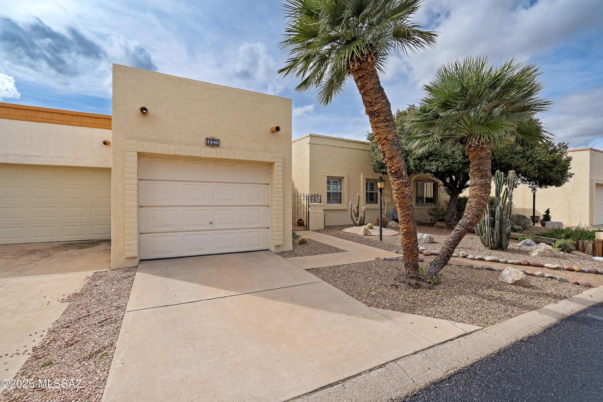 Property Slideshow image 2 of 43 | 1343 w calle madrid, Green Valley, AZ, 85622