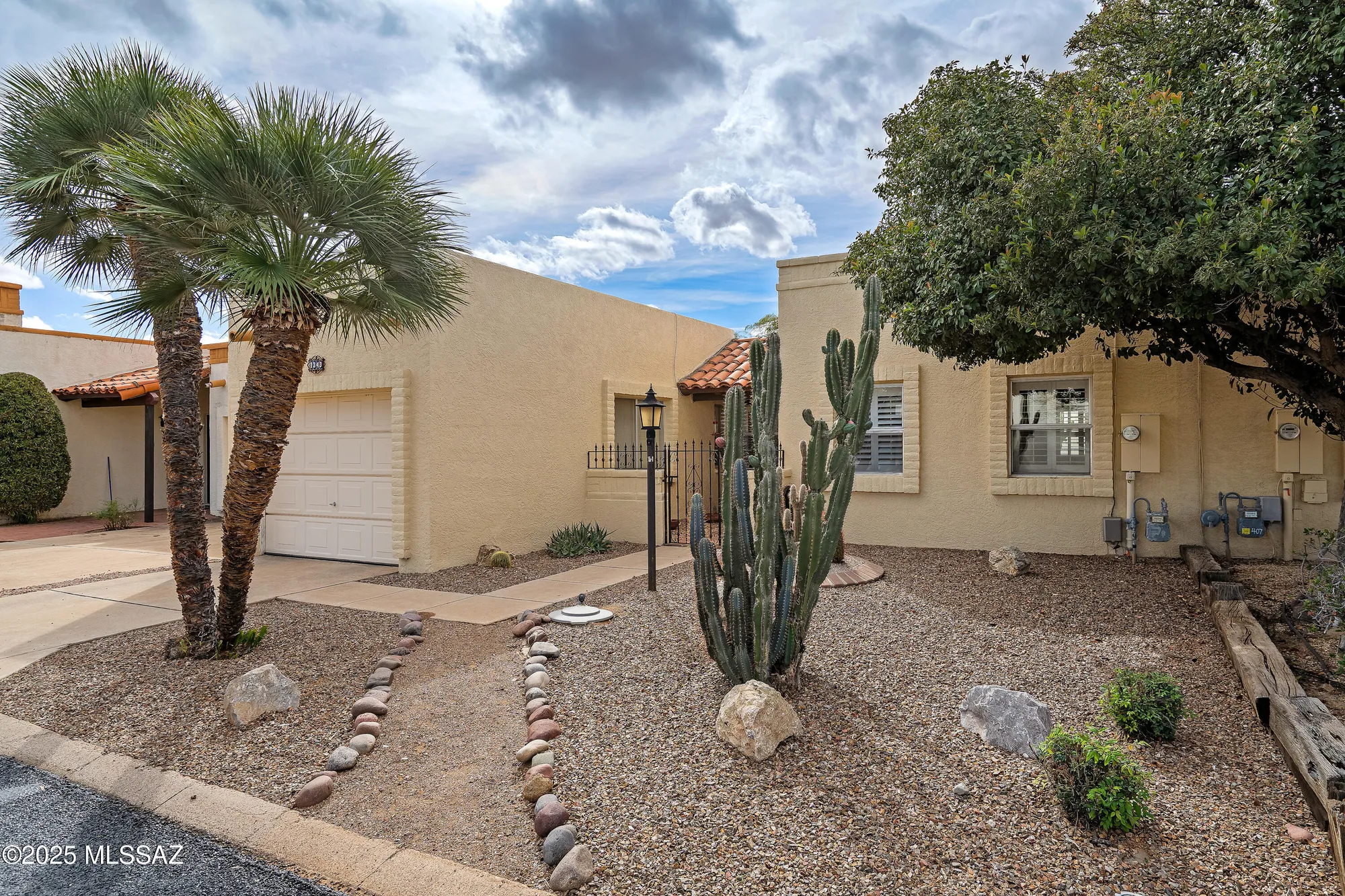 Property Slideshow image 4 of 43 | 1343 w calle madrid, Green Valley, AZ, 85622