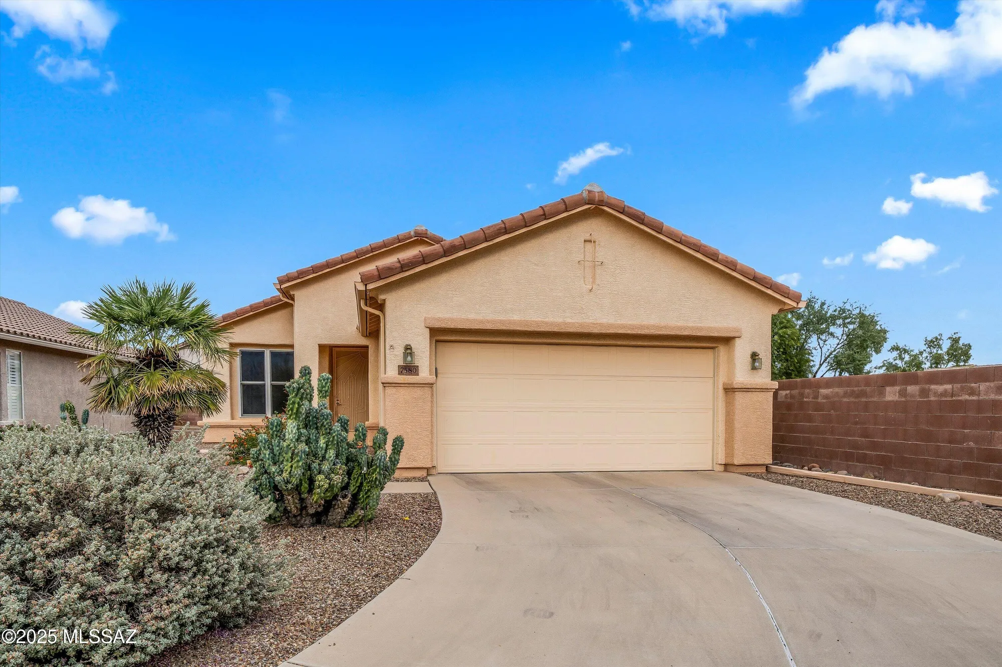 Property Slideshow image 10 of 27 | 7580 w copper crest pl, Tucson, AZ, 85743