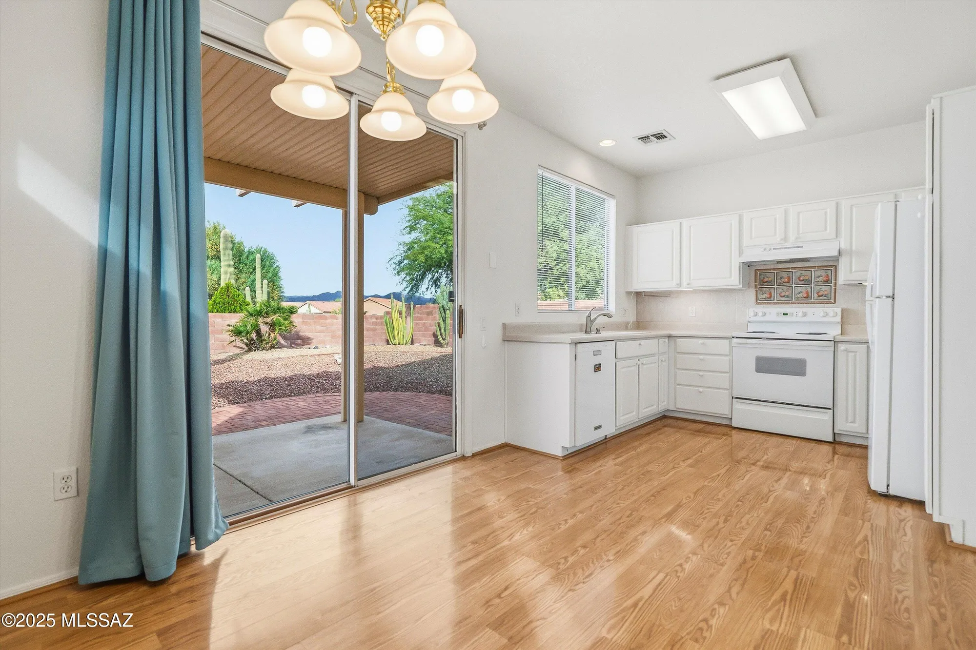 Property Slideshow image 4 of 27 | 7580 w copper crest pl, Tucson, AZ, 85743