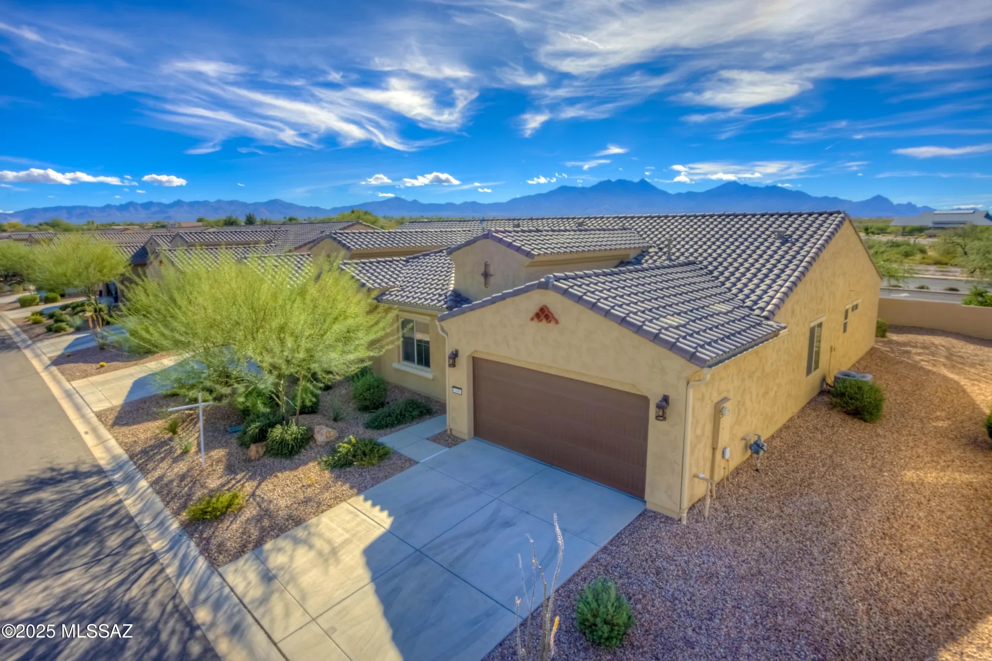 Property Slideshow image 1 of 36 | 1446 e blue granite dr, Green Valley, AZ, 85614