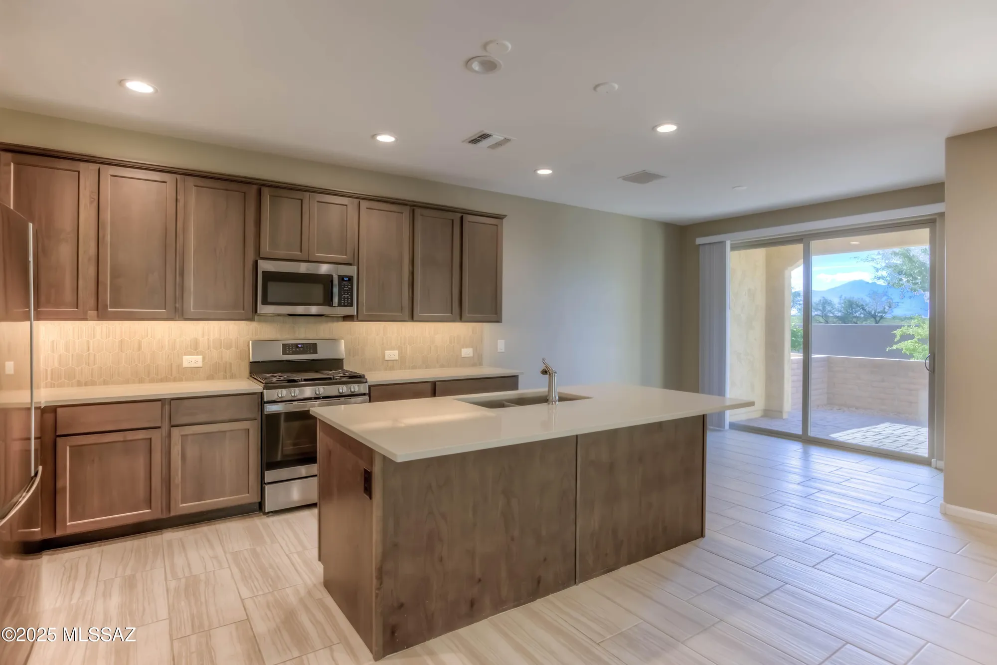 Property Slideshow image 13 of 36 | 1446 e blue granite dr, Green Valley, AZ, 85614