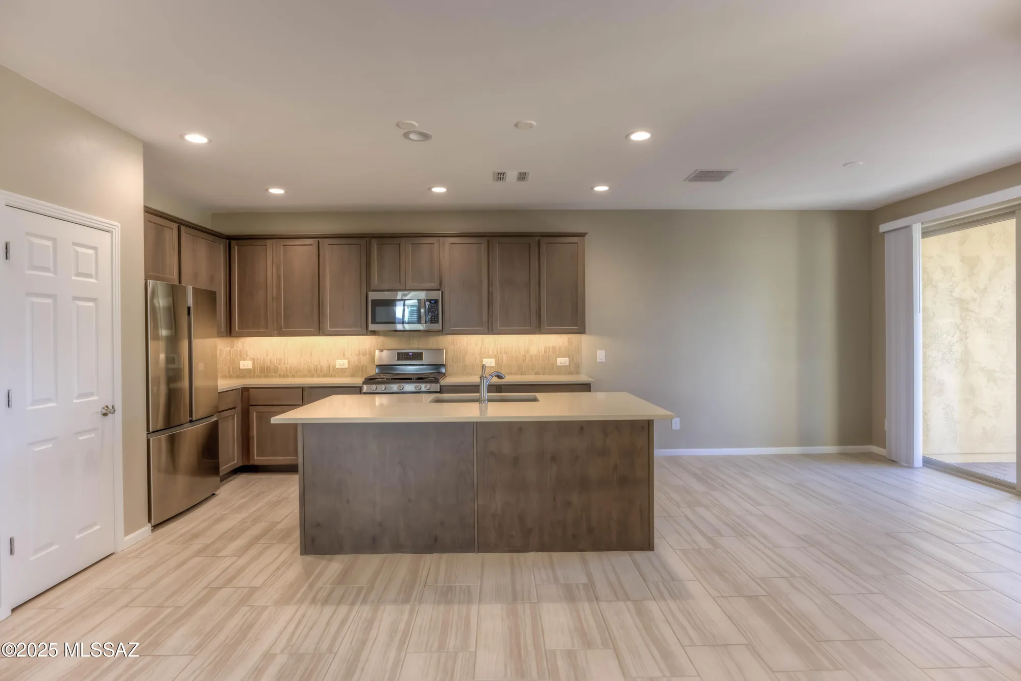 Property Slideshow image 14 of 36 | 1446 e blue granite dr, Green Valley, AZ, 85614