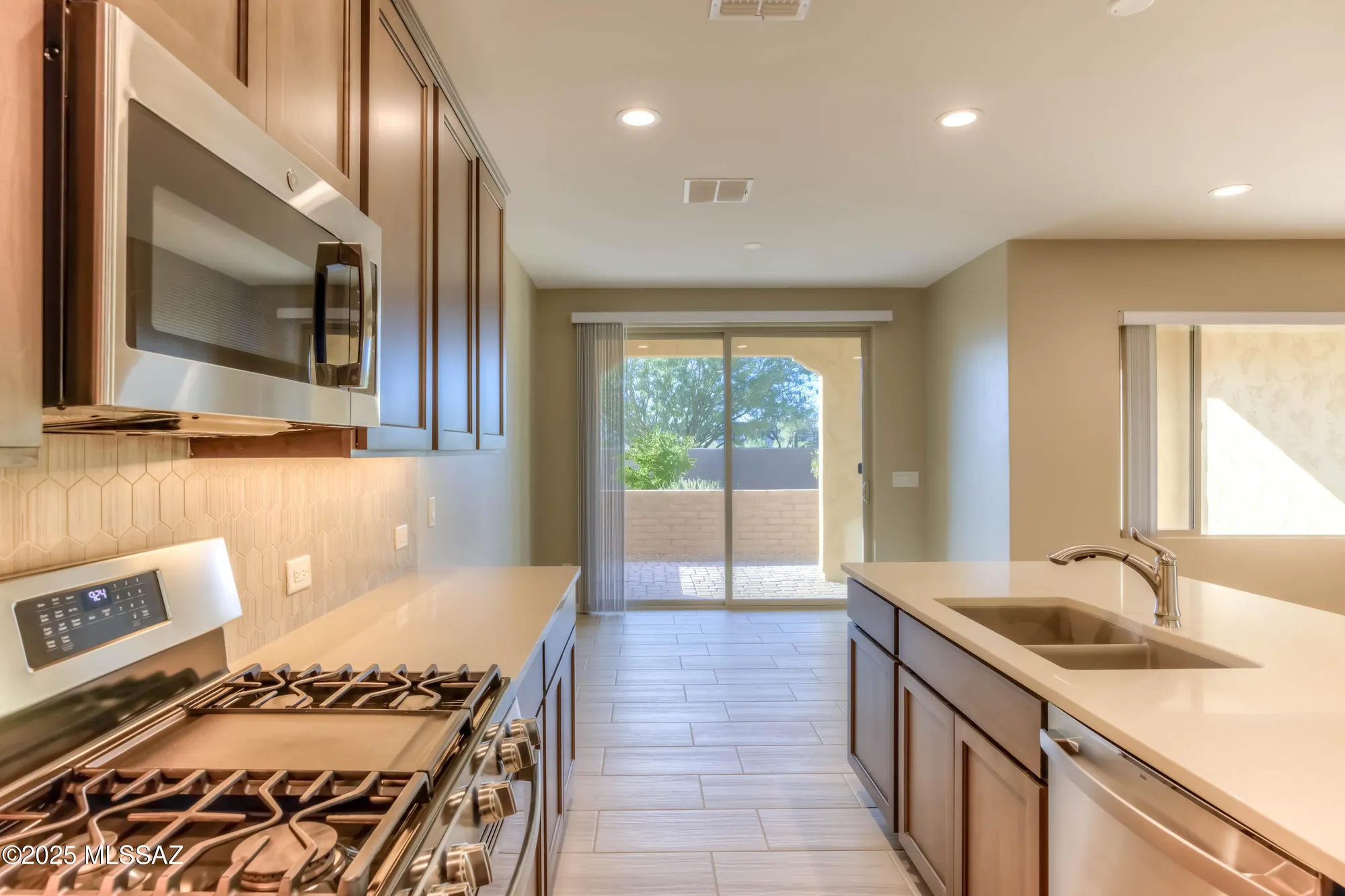 Property Slideshow image 17 of 36 | 1446 e blue granite dr, Green Valley, AZ, 85614