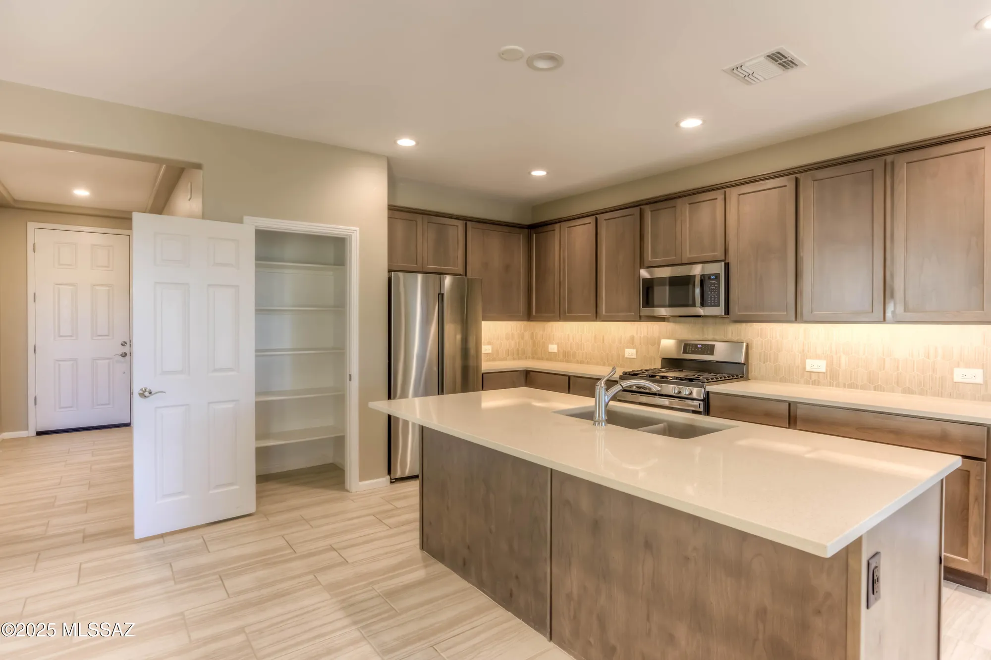 Property Slideshow image 18 of 36 | 1446 e blue granite dr, Green Valley, AZ, 85614