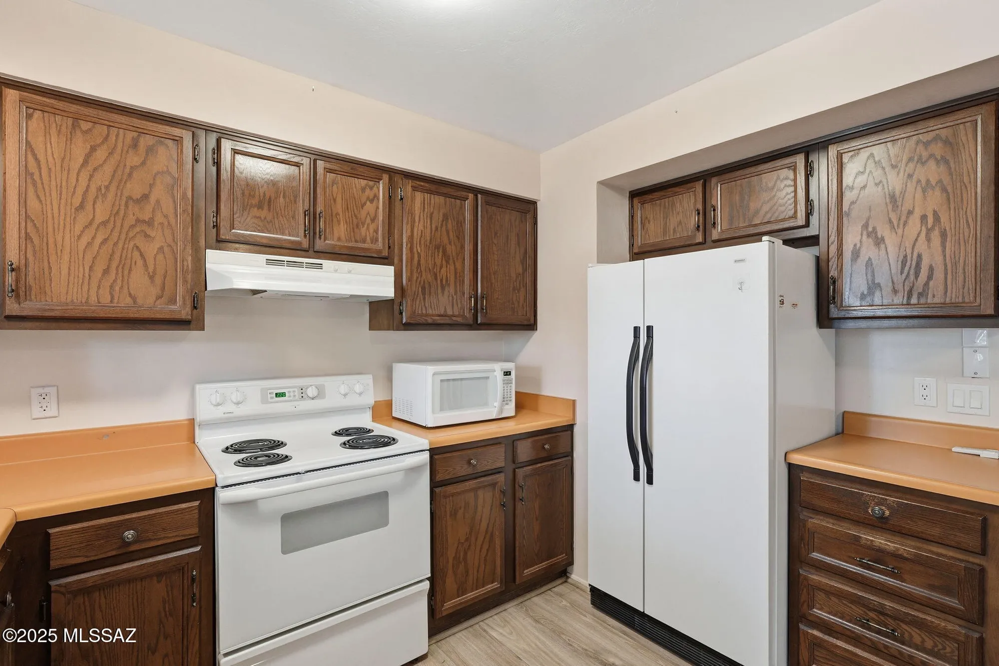 Property Slideshow image 9 of 45 | 1041 s abrego dr, Green Valley, AZ, 85614