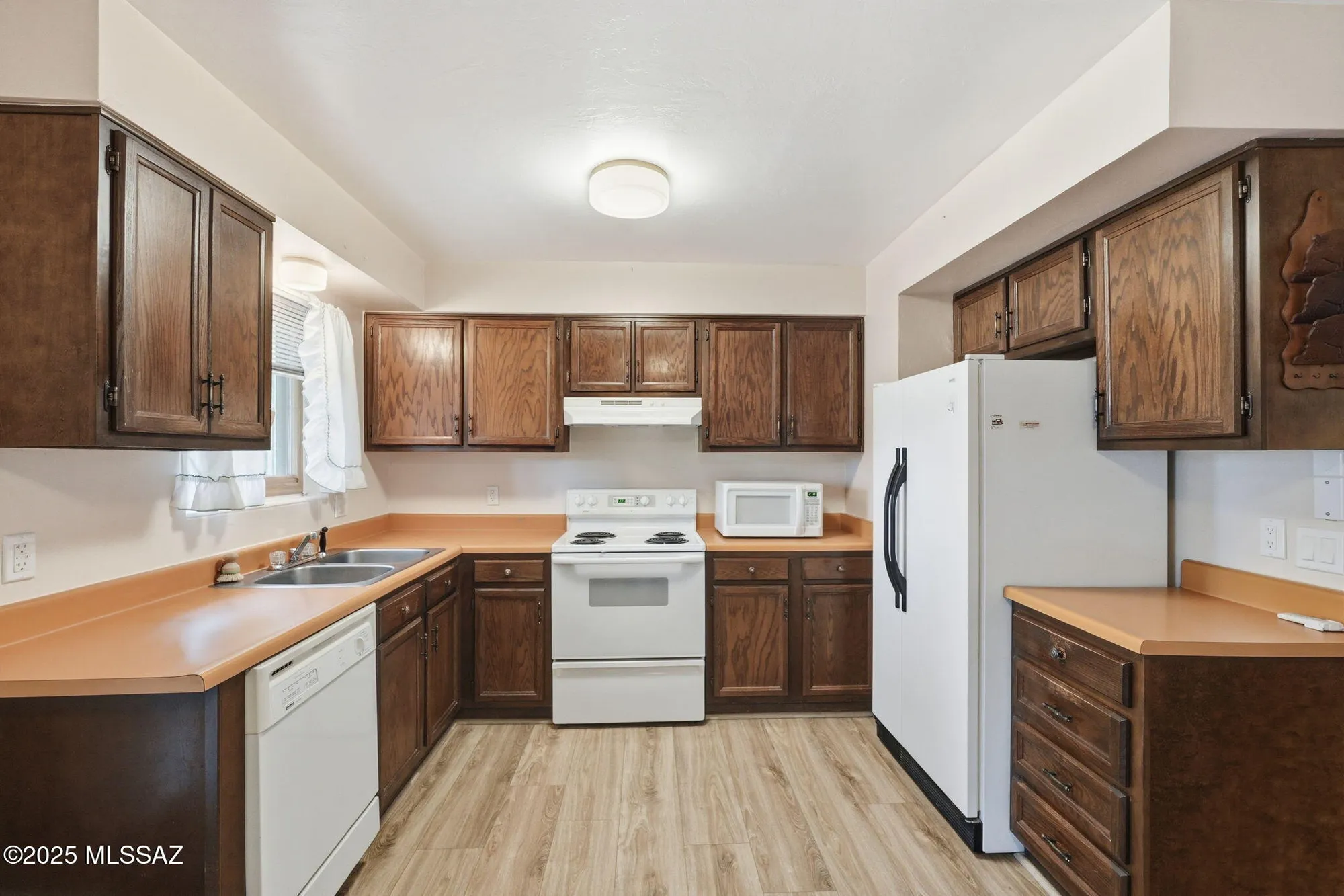 Property Slideshow image 10 of 45 | 1041 s abrego dr, Green Valley, AZ, 85614