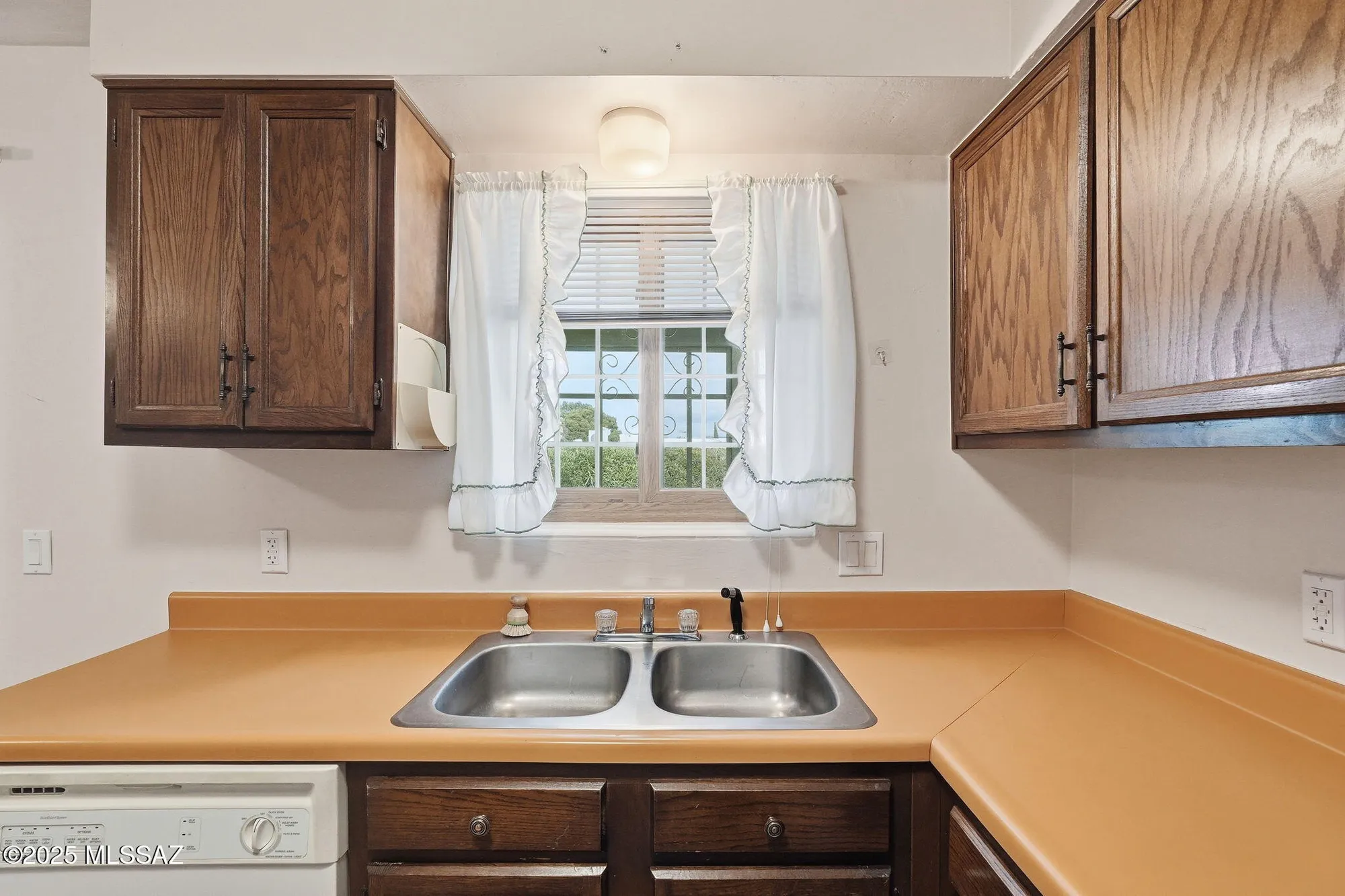 Property Slideshow image 12 of 45 | 1041 s abrego dr, Green Valley, AZ, 85614