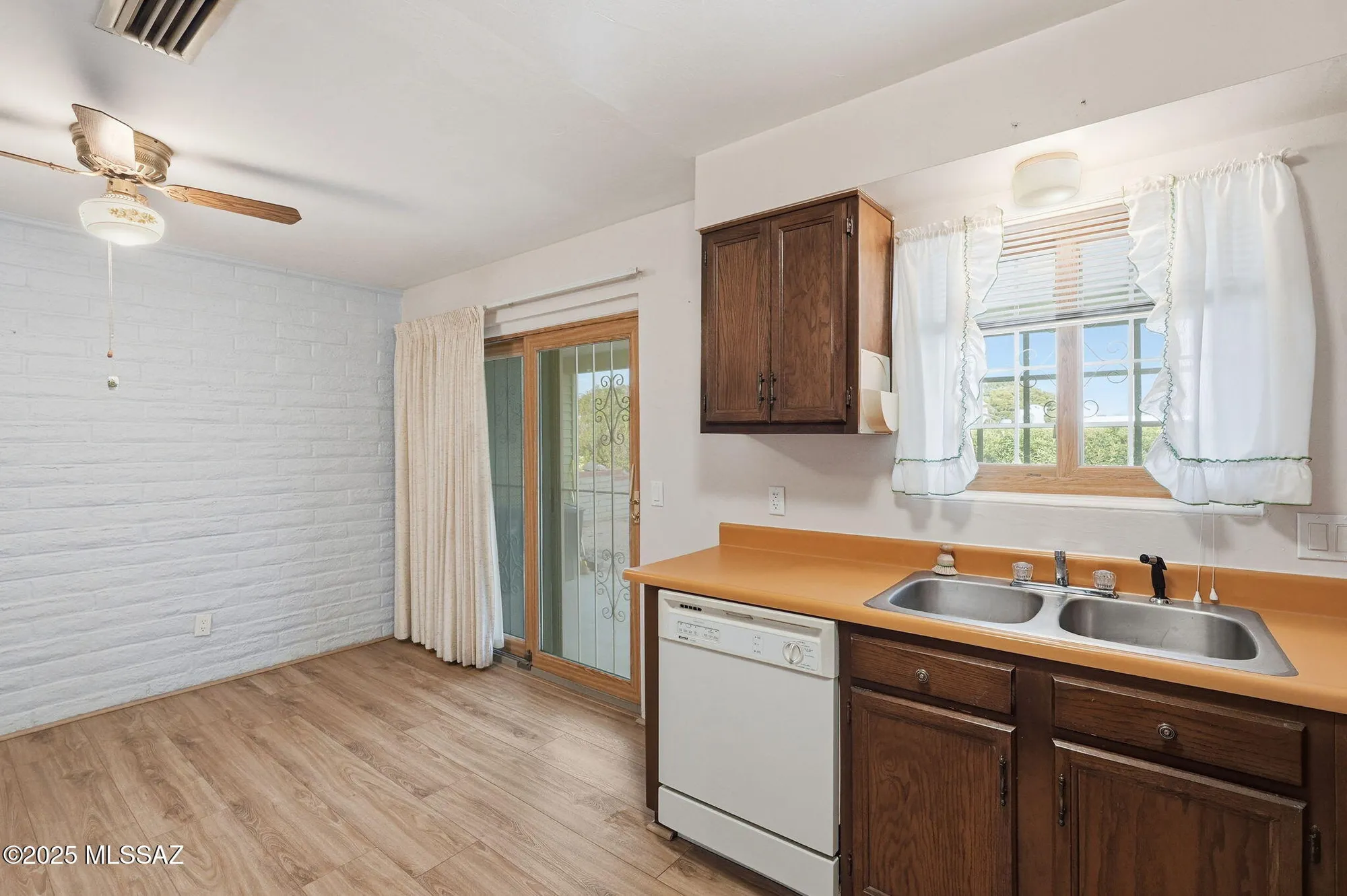 Property Slideshow image 13 of 45 | 1041 s abrego dr, Green Valley, AZ, 85614