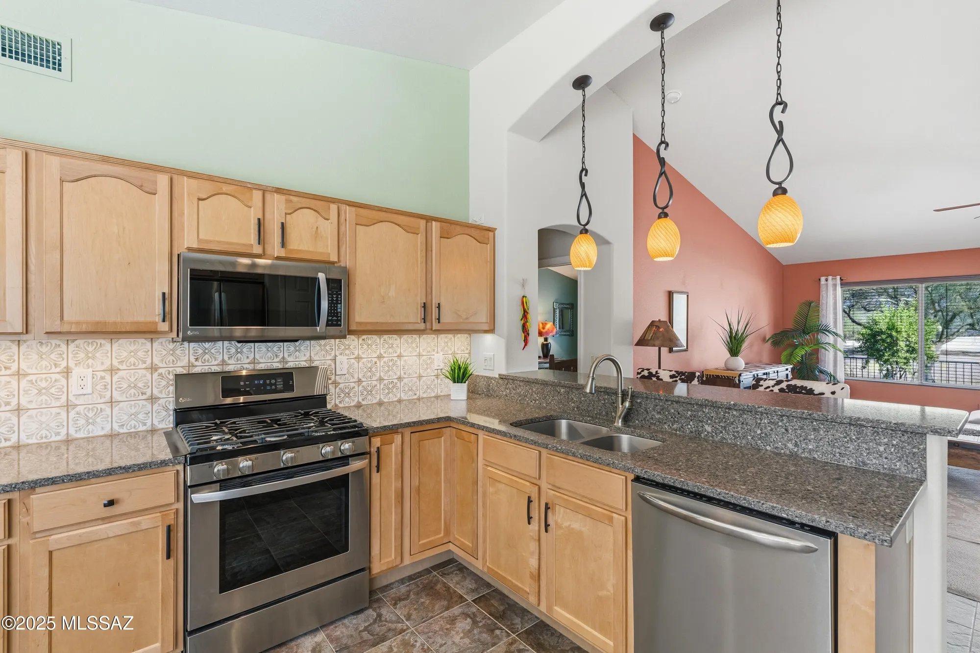 Property Slideshow image 20 of 44 | 2641 e glen canyon rd, Green Valley, AZ, 85614